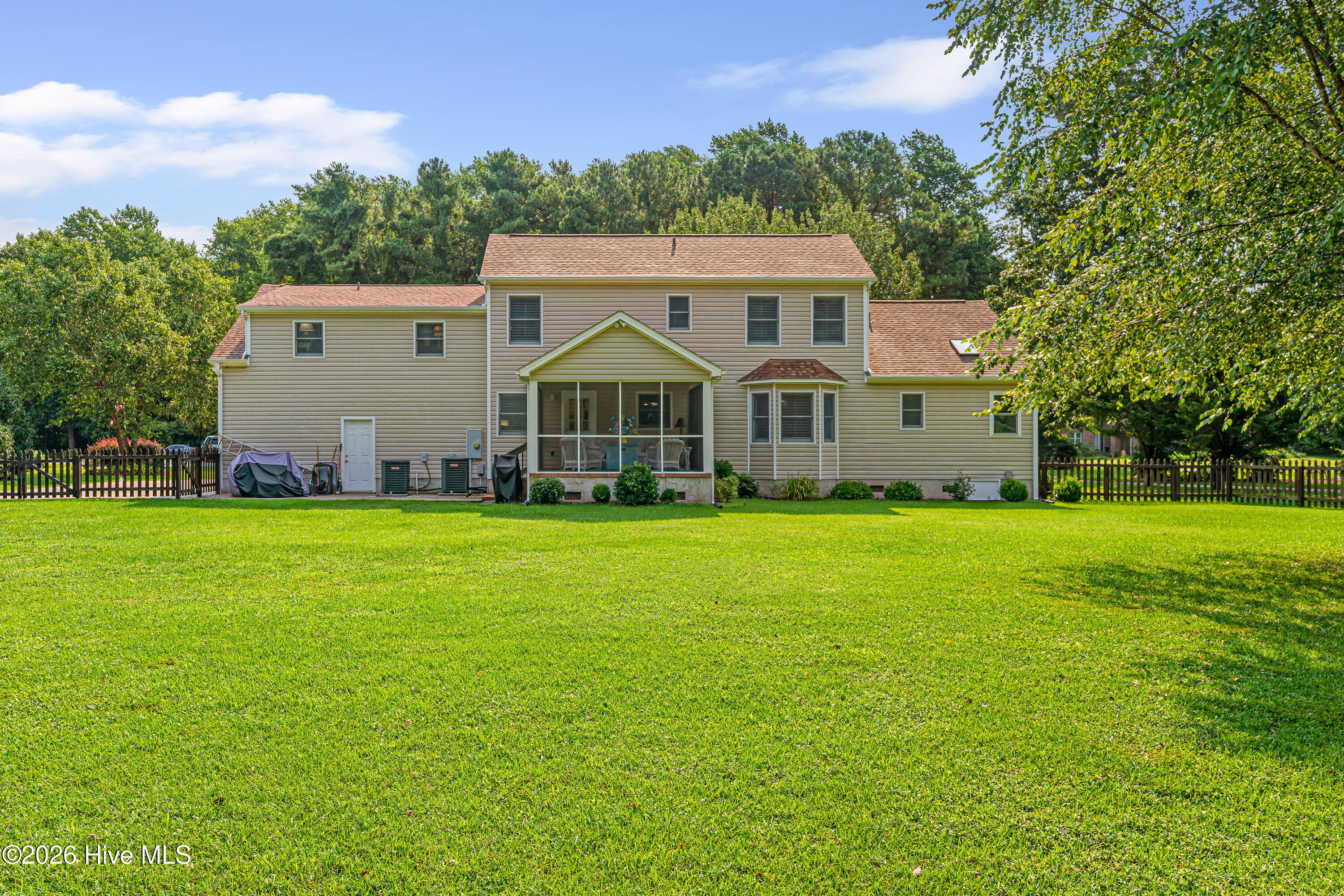 415 Hillcrest Drive Property Photo 42