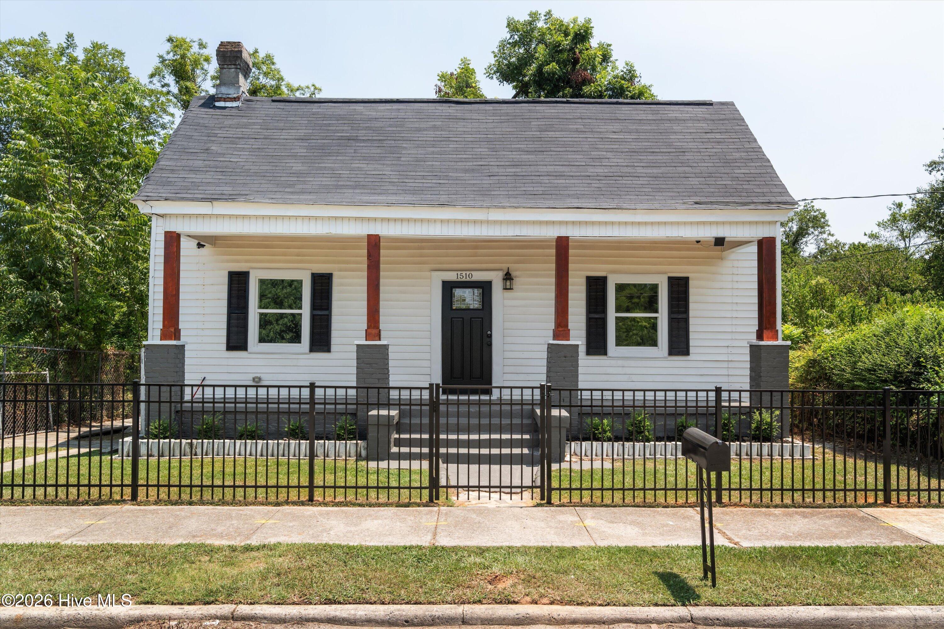 1510 Chestnut Street Property Photo 1