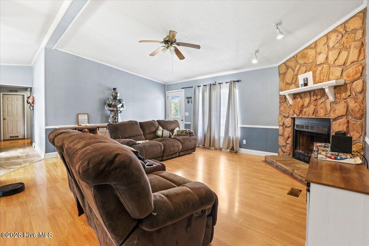 113 Meadowcrest Drive Property Photo 4