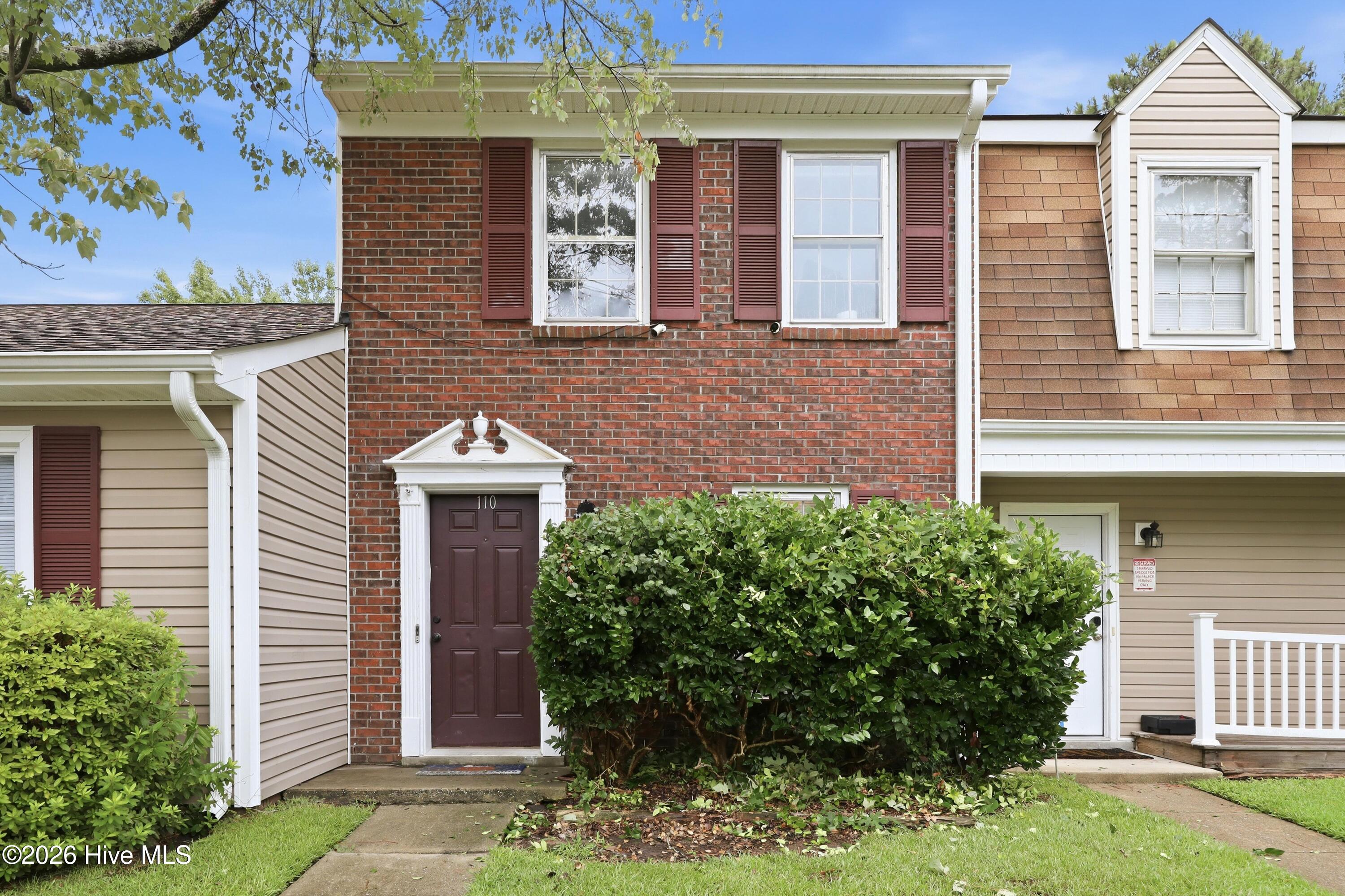 110 Palace Circle Property Photo 1