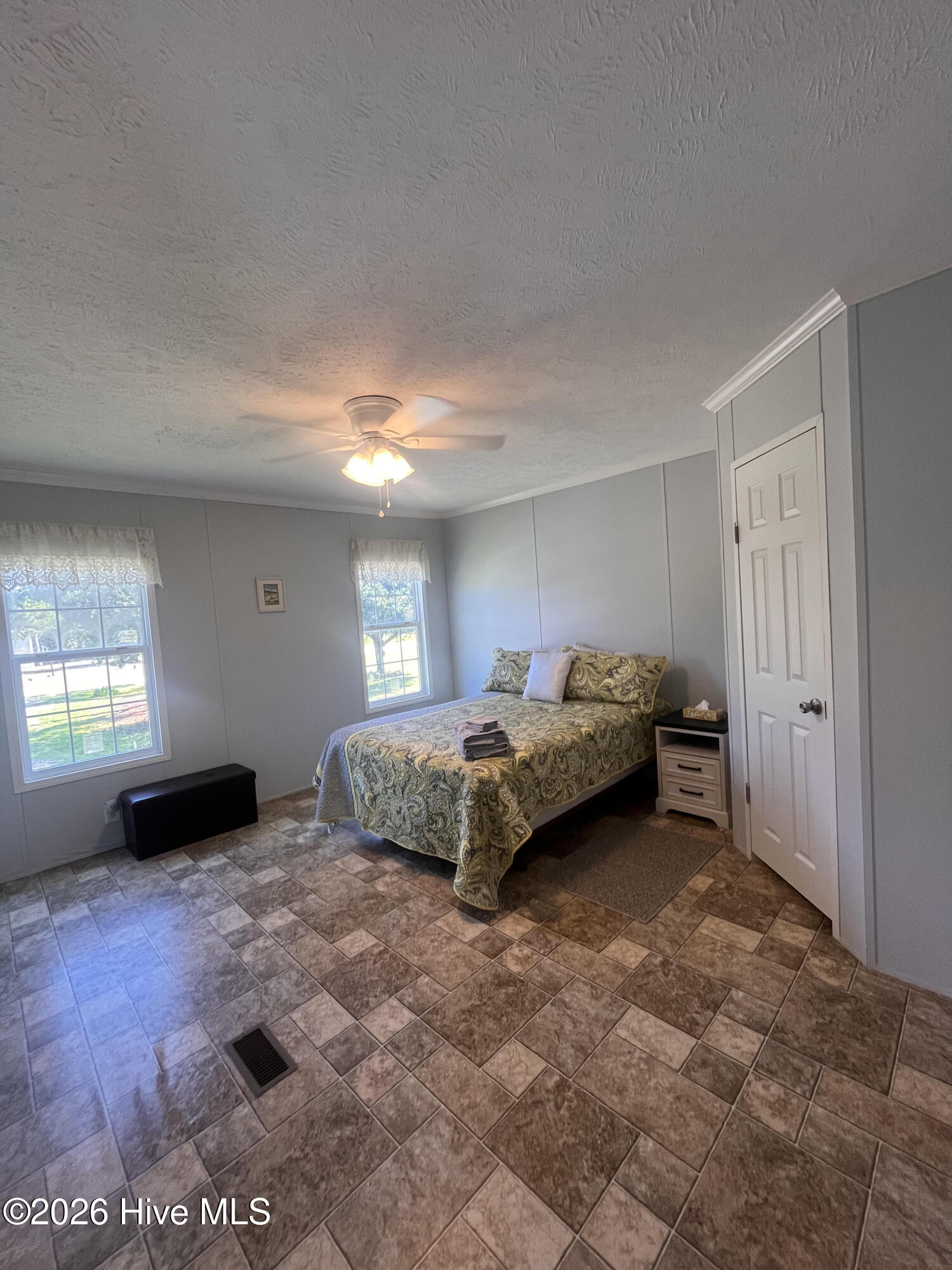 204 Diamond City Drive Property Photo 4