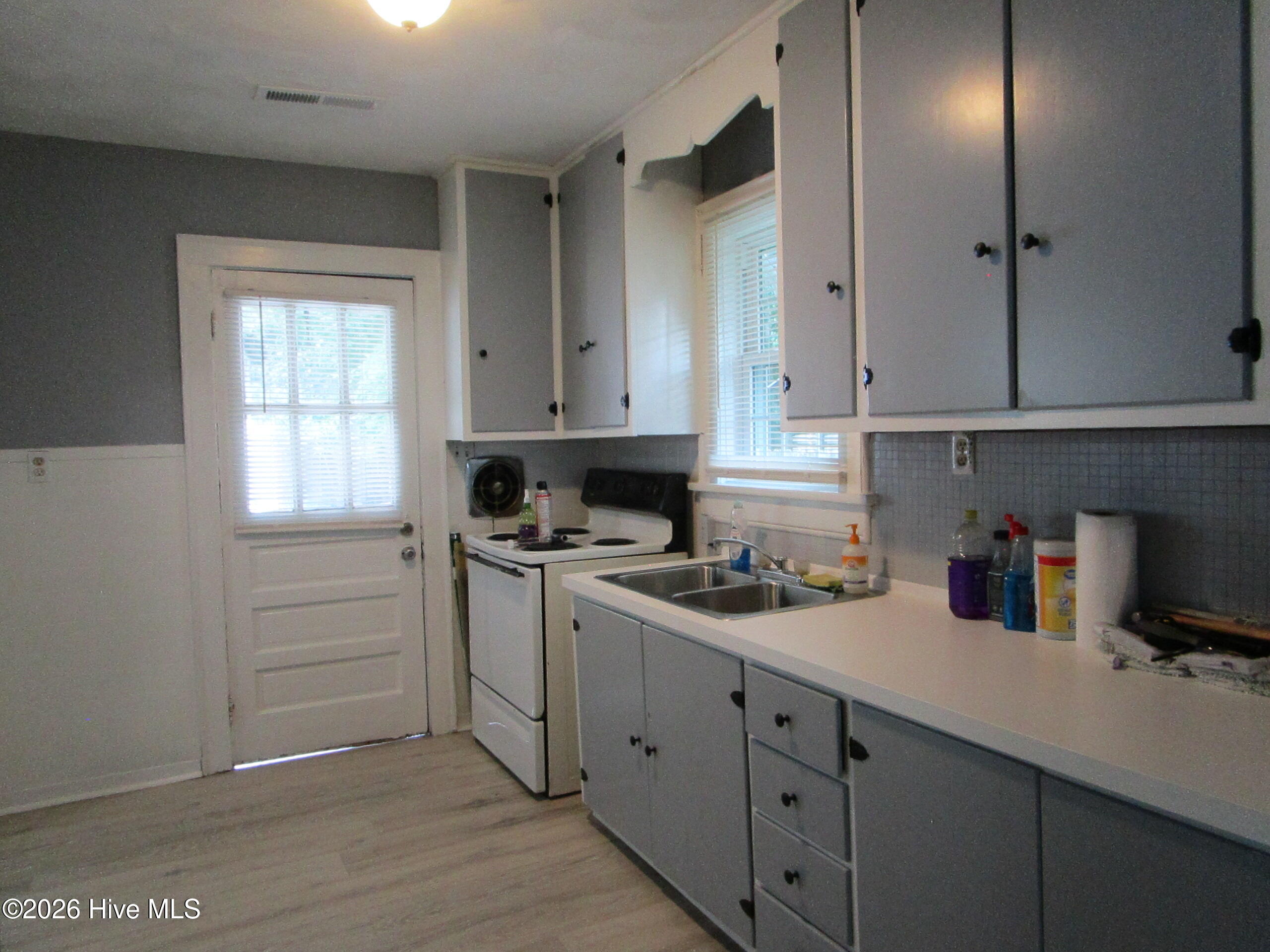 202 Harrell Street Property Photo 10