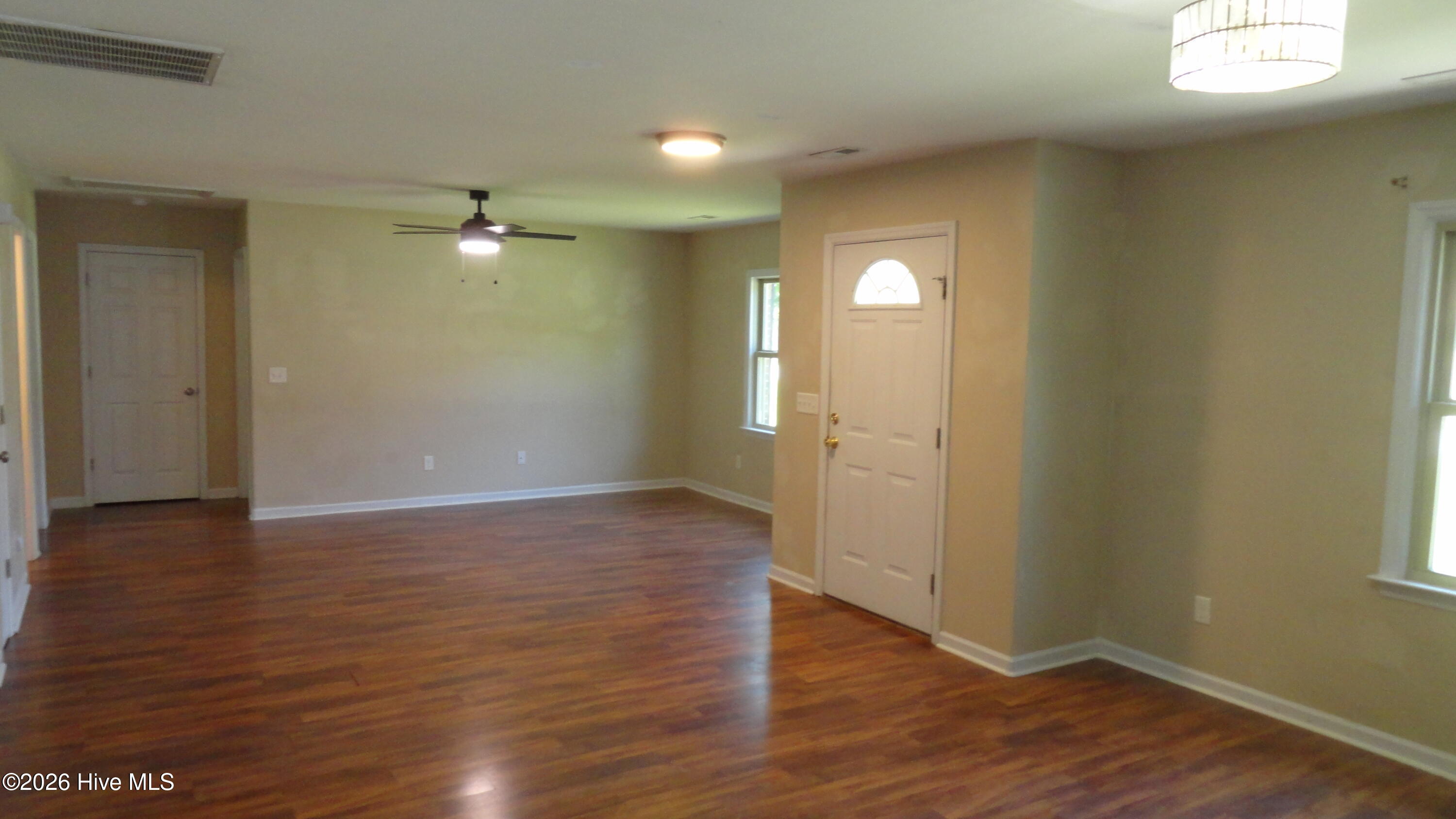 111 Wanchese Way Property Photo 3