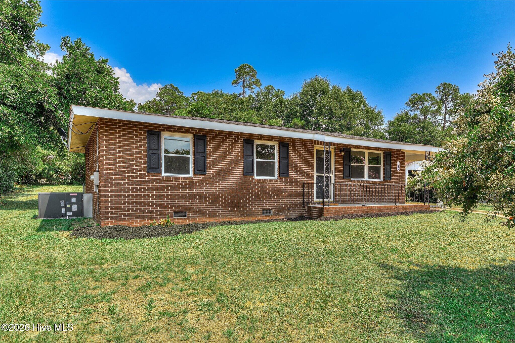 819 Hillside Drive Property Photo 3