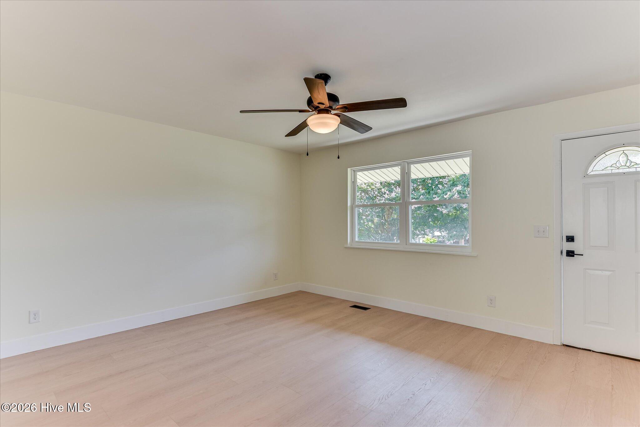 819 Hillside Drive Property Photo 7