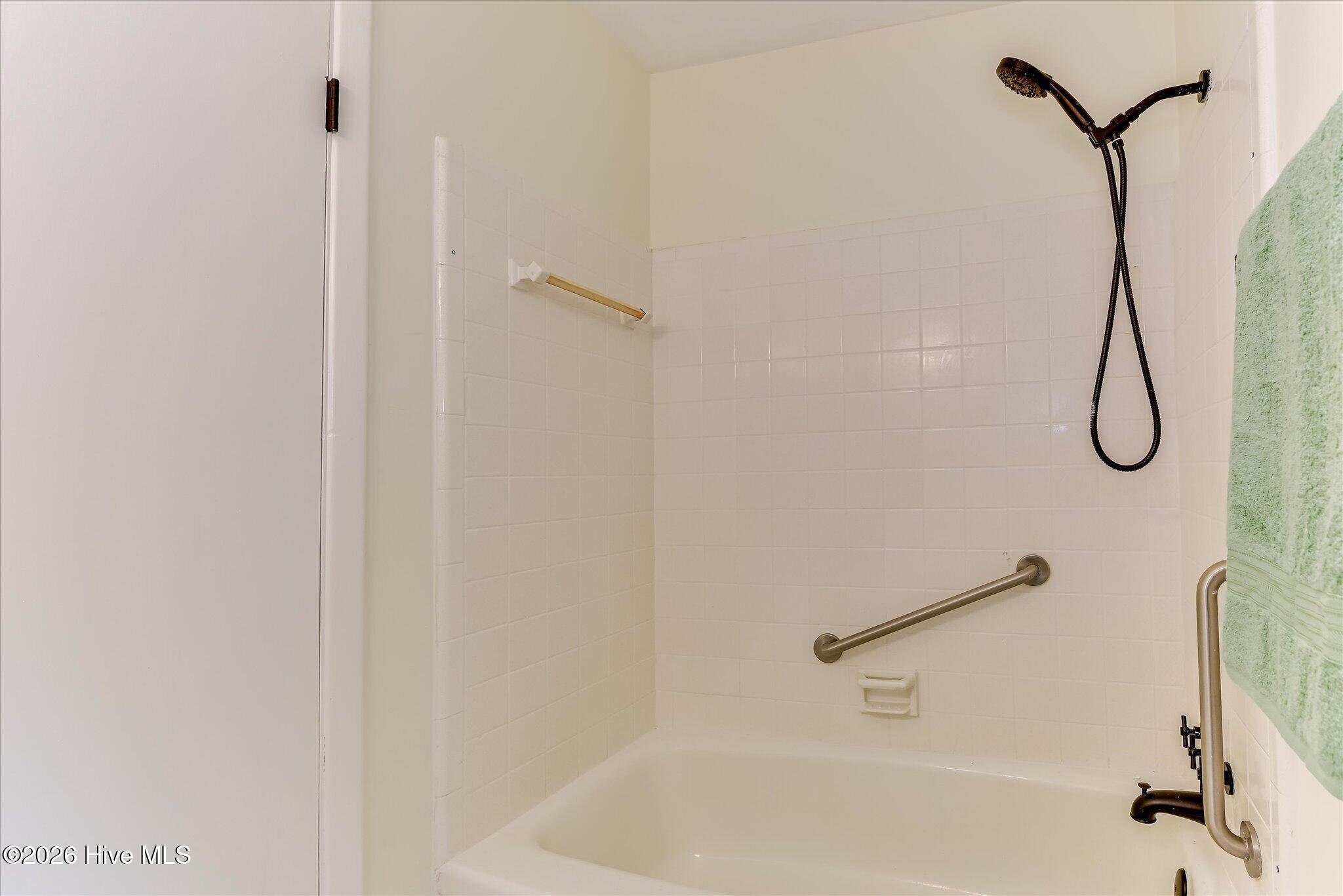 819 Hillside Drive Property Photo 30