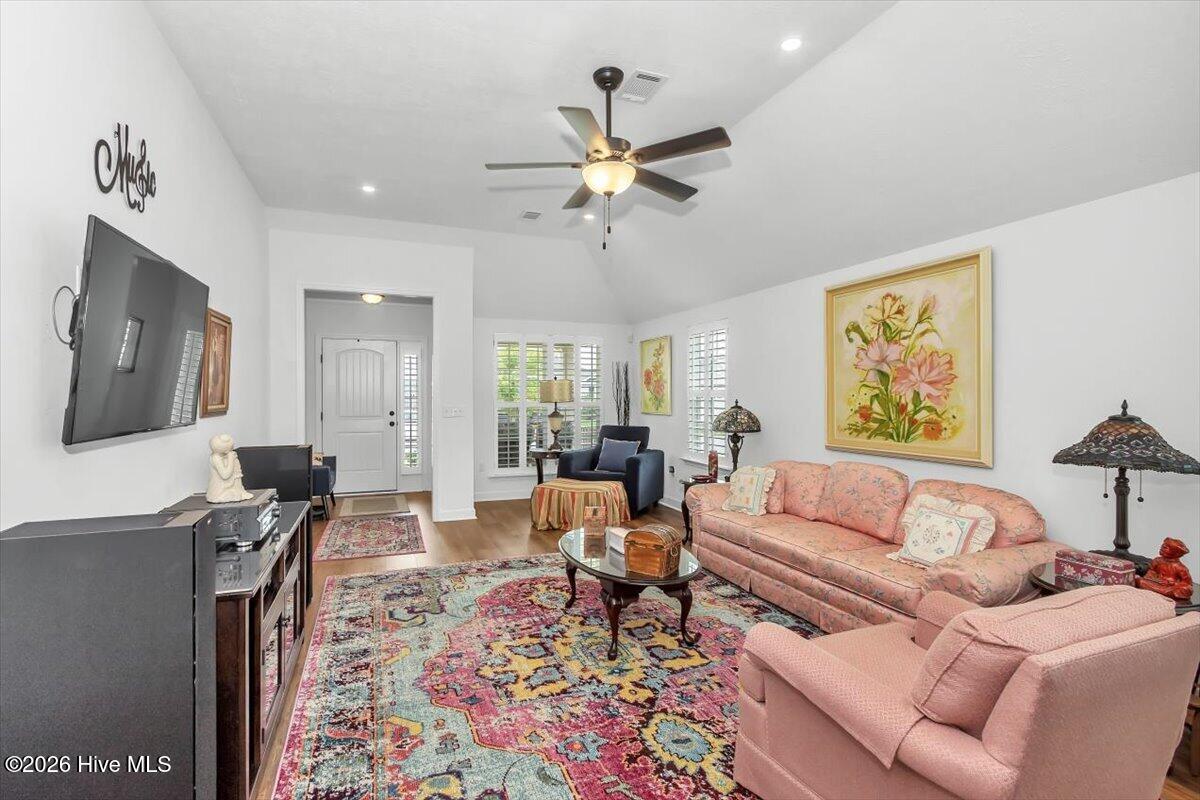 1223 Belgrove Drive Property Photo 8