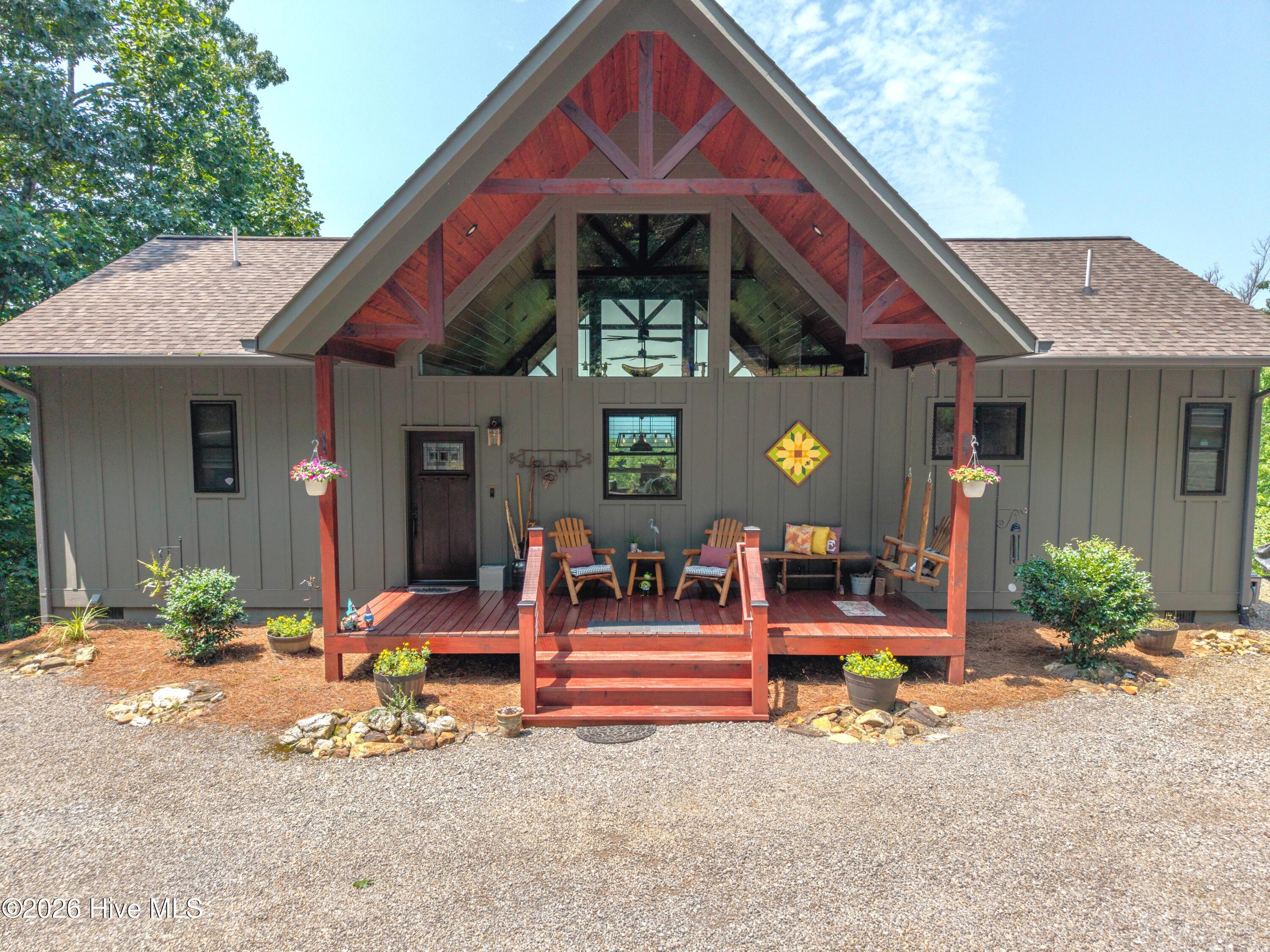 800 Mary King Mountain Drive Property Photo 1