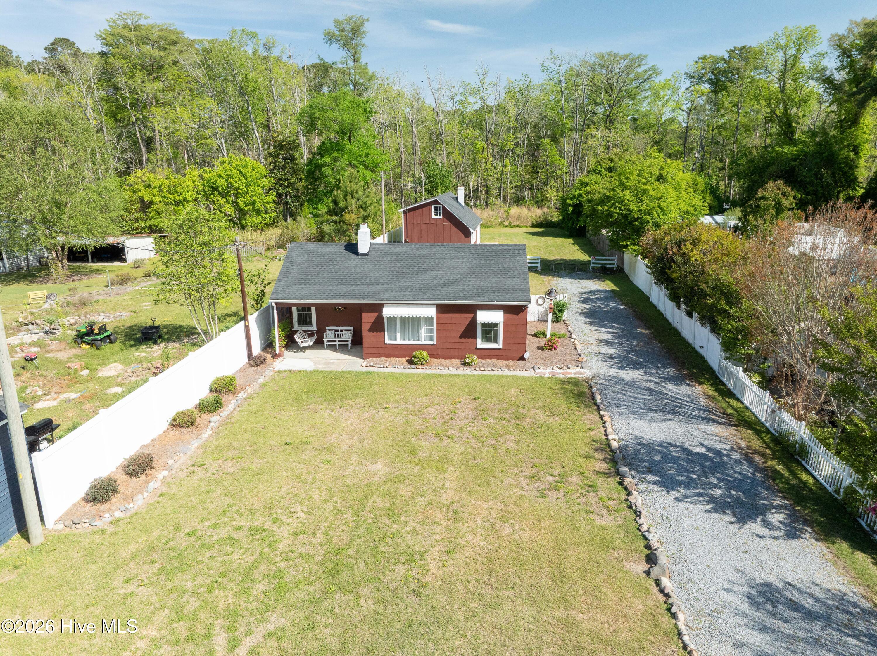 322 River Road Property Photo 5