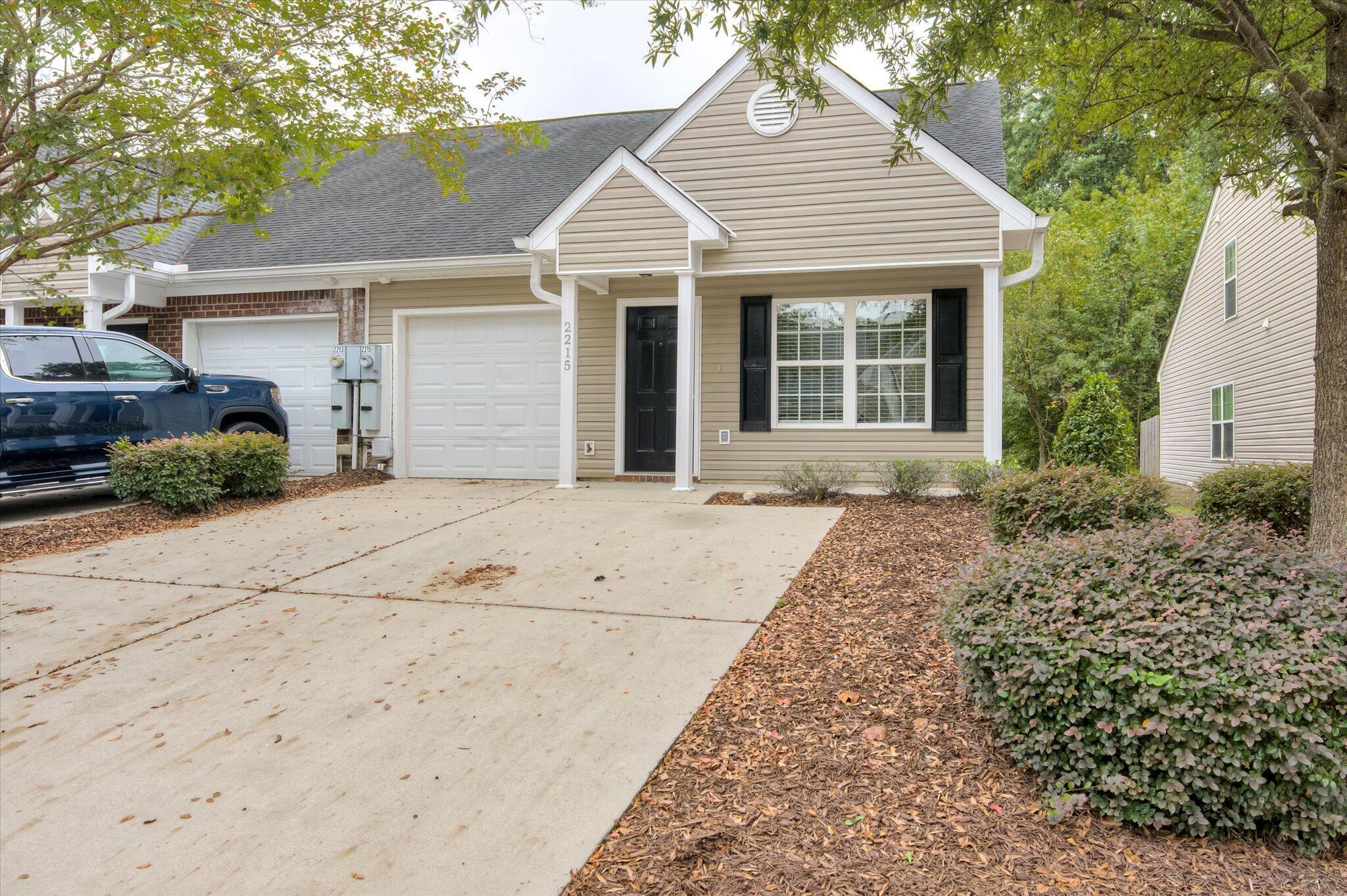 2201 Jasmine Way Property Photo 1
