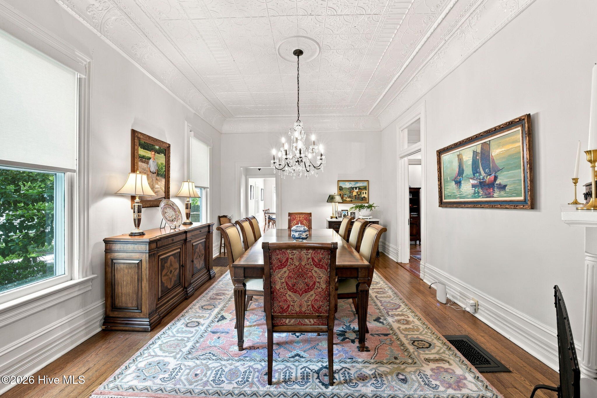 512 Middle Street Property Photo 4