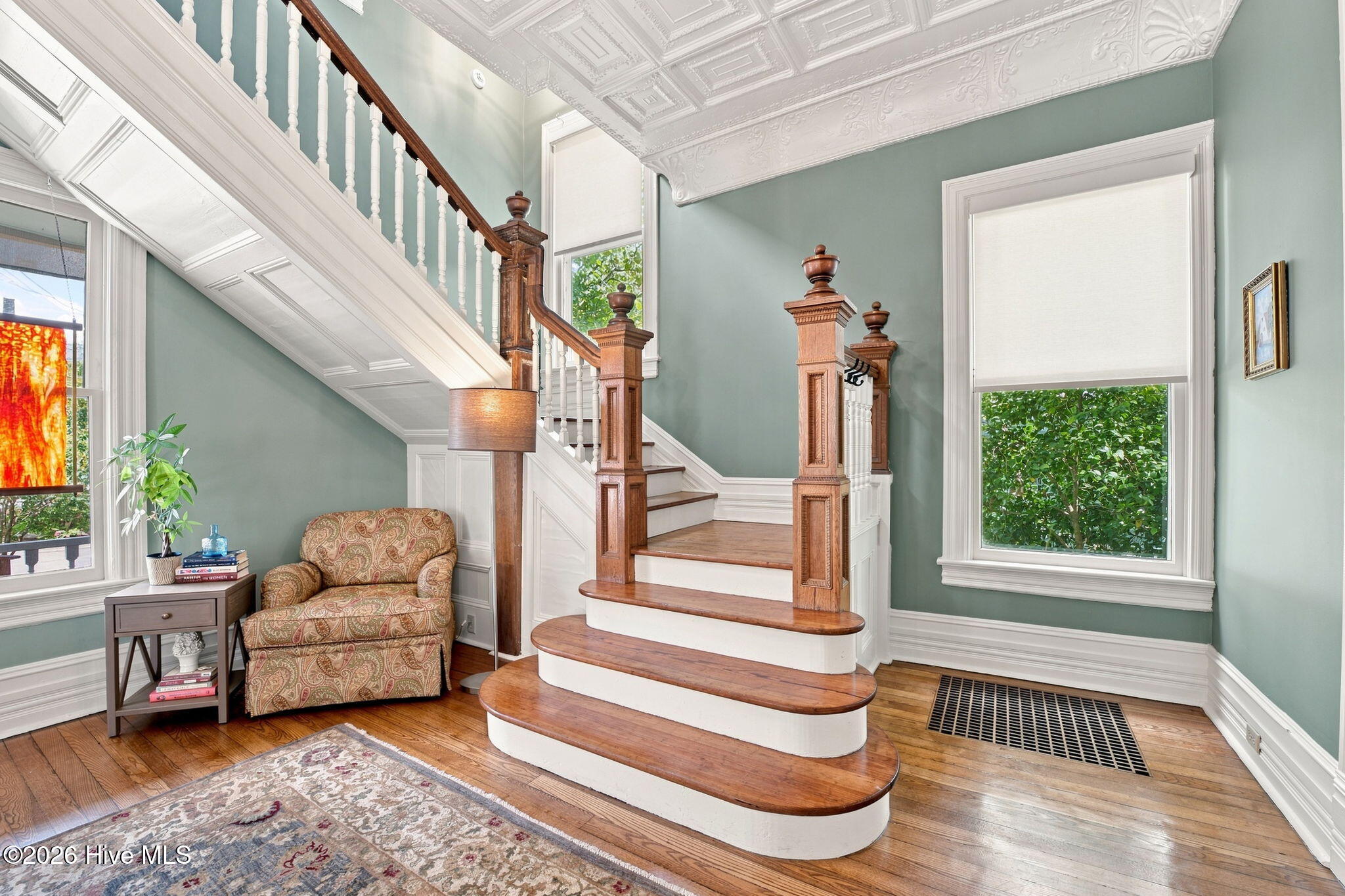 512 Middle Street Property Photo 16