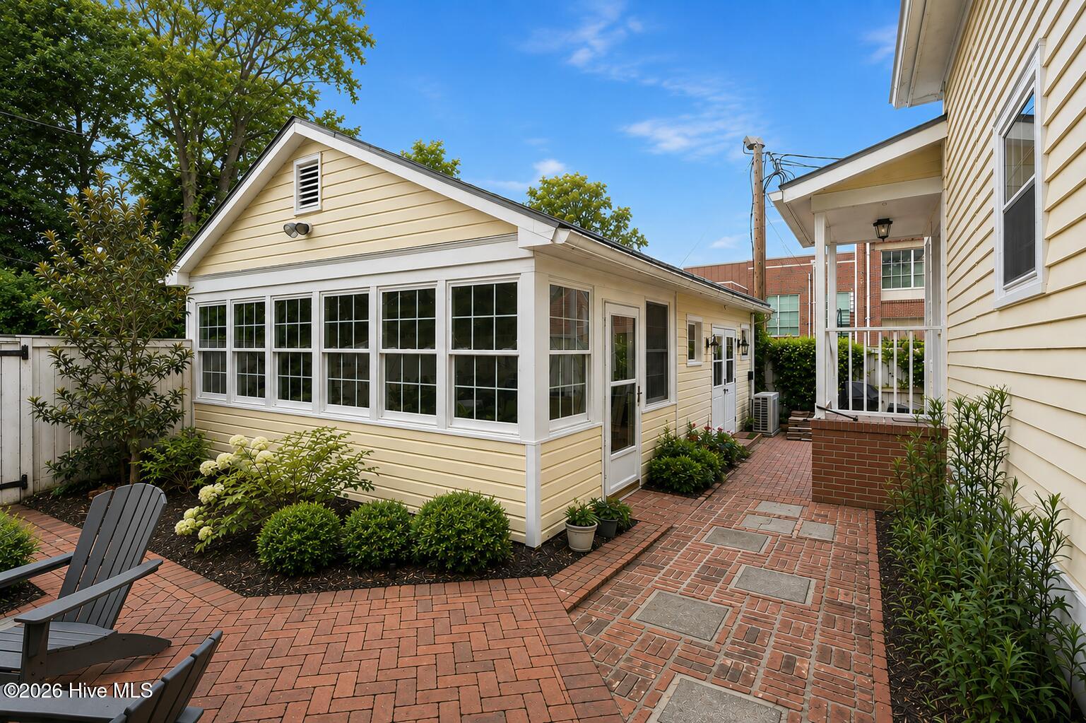 512 Middle Street Property Photo 51