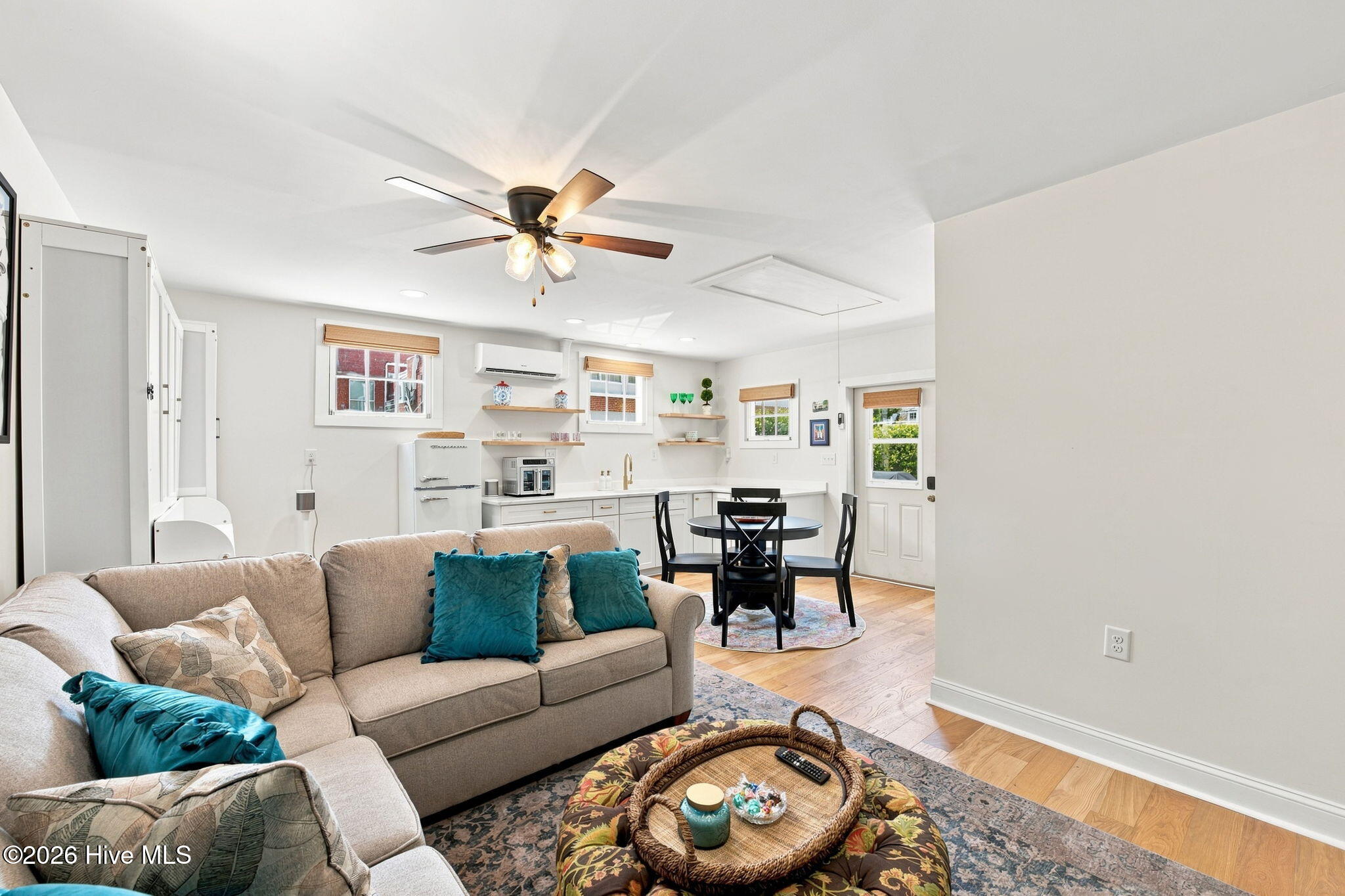 512 Middle Street Property Photo 53