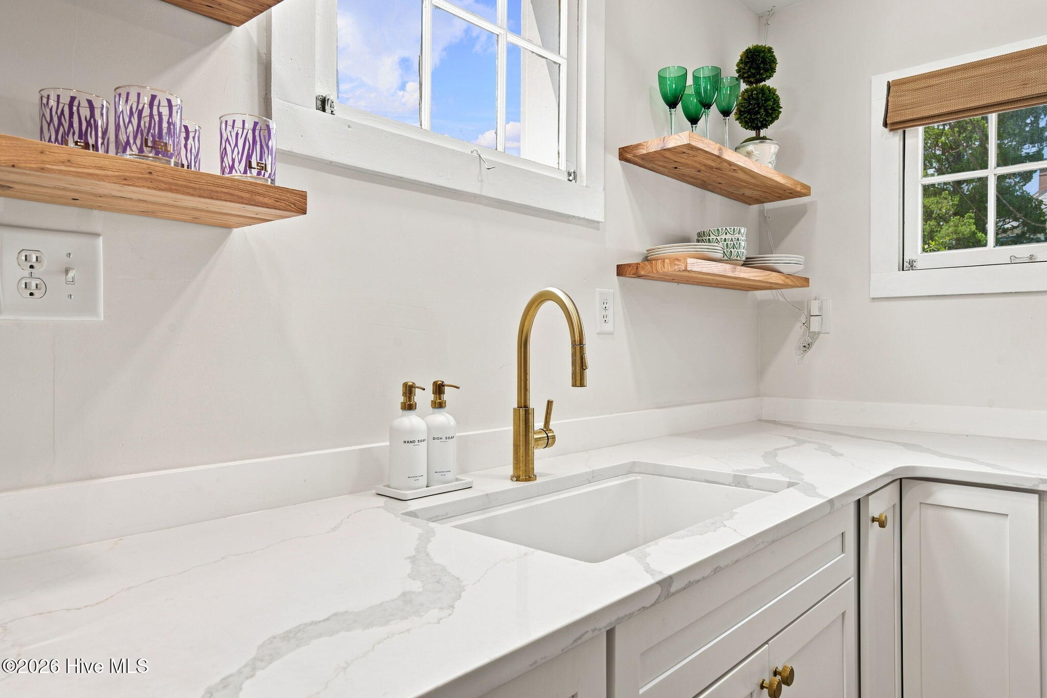 512 Middle Street Property Photo 57