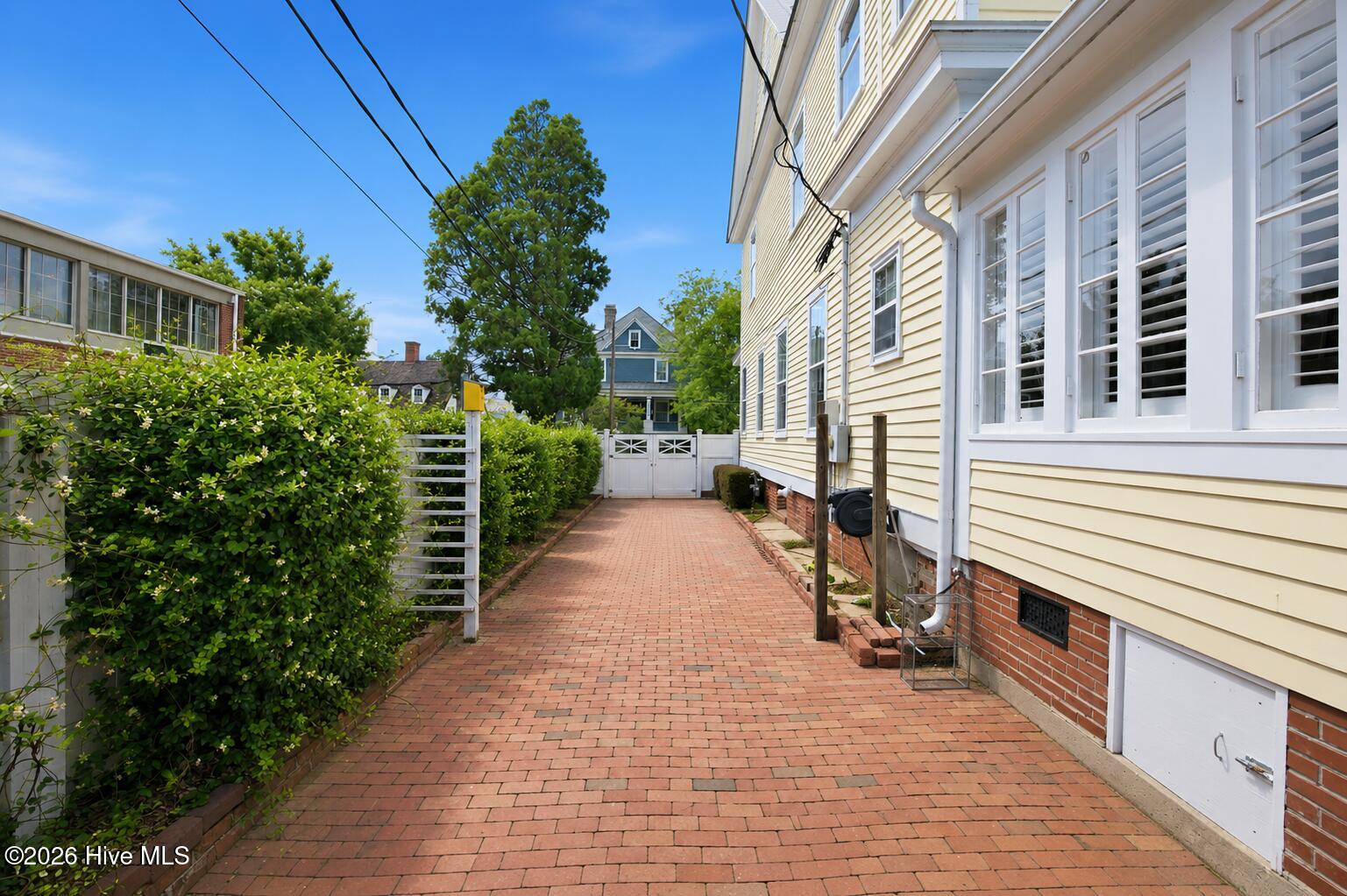 512 Middle Street Property Photo 60