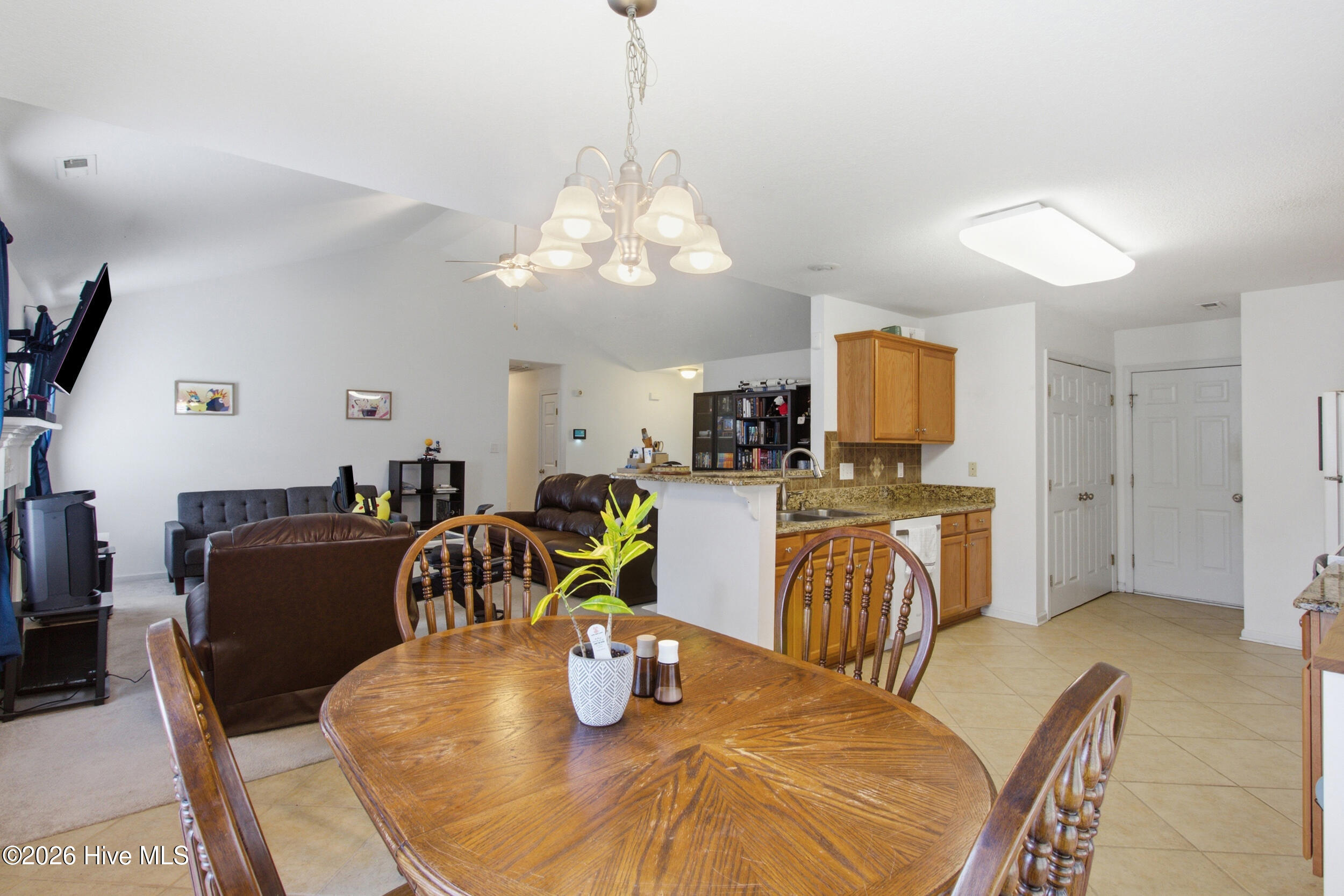 404 Marshas Way Property Photo 9