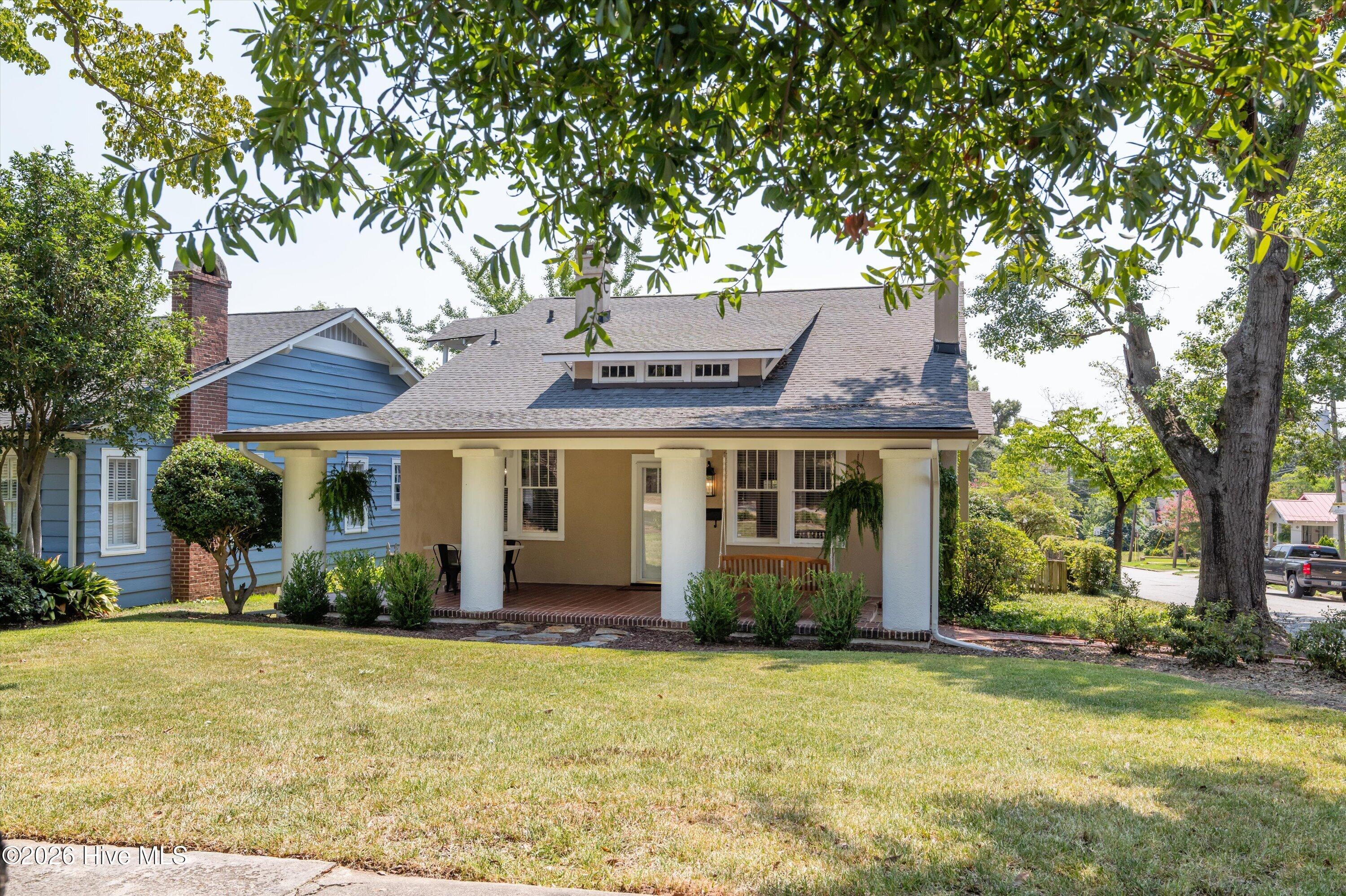 978 Heard Avenue Property Photo 4