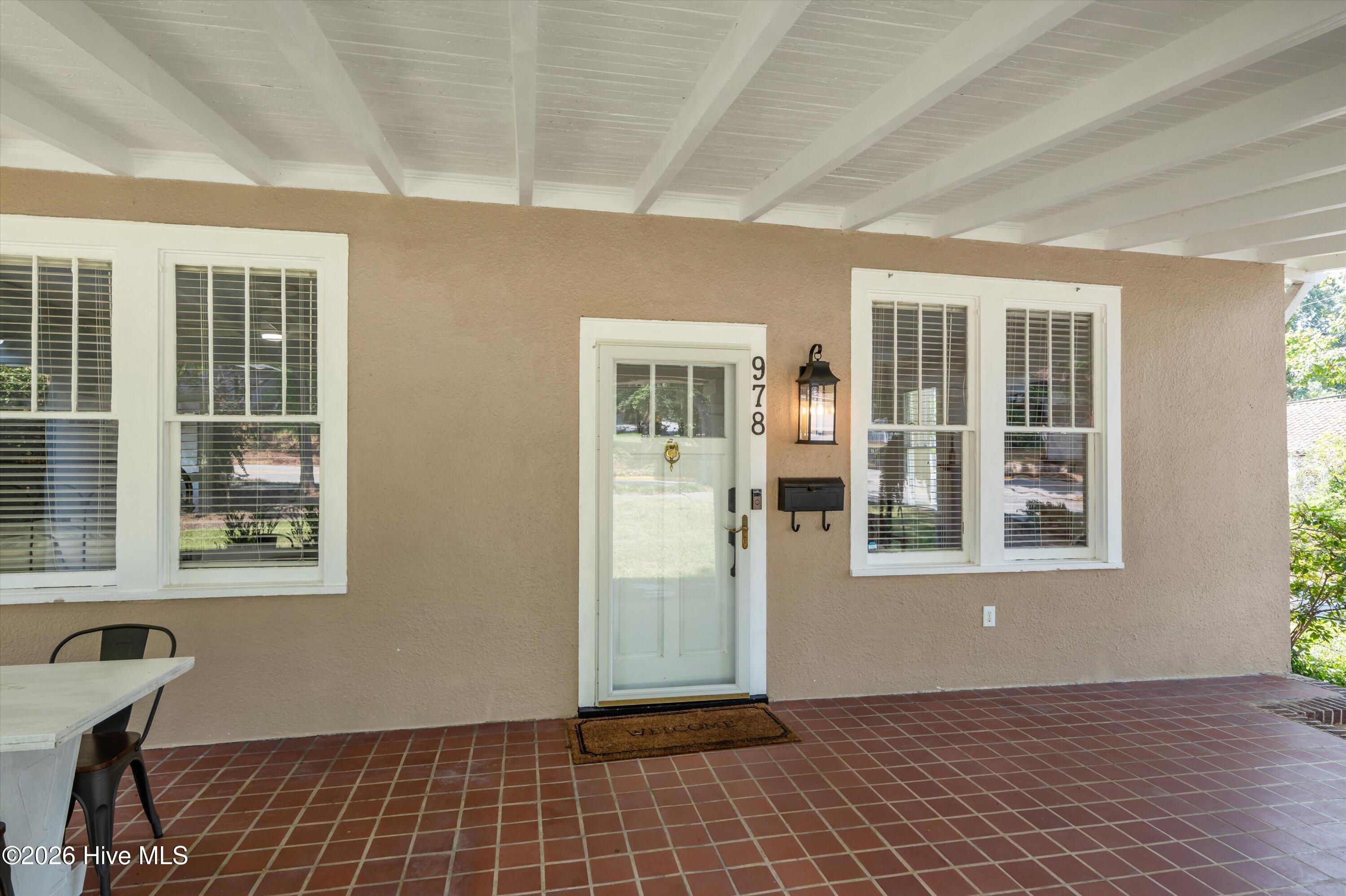 978 Heard Avenue Property Photo 6