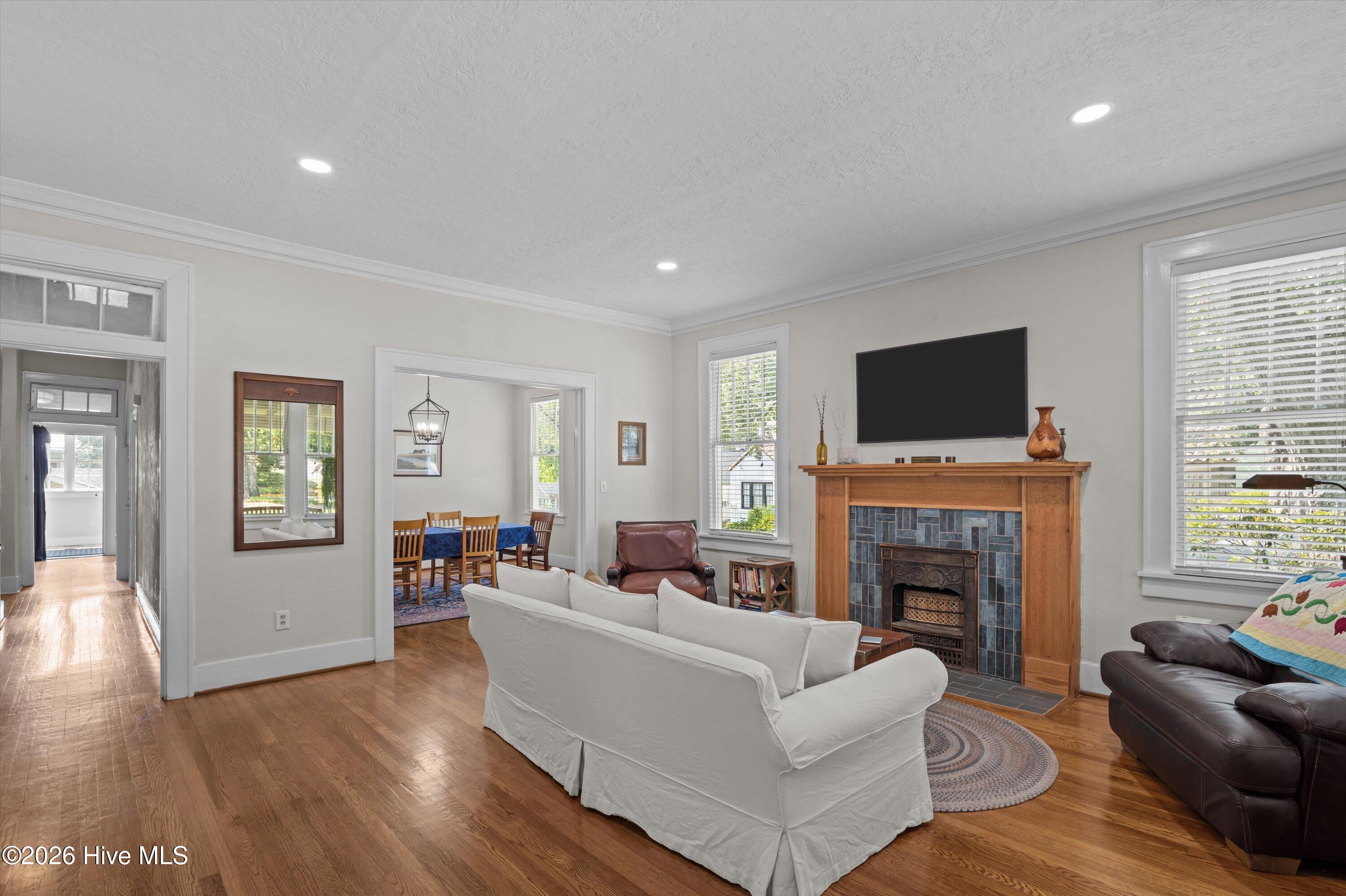 978 Heard Avenue Property Photo 10