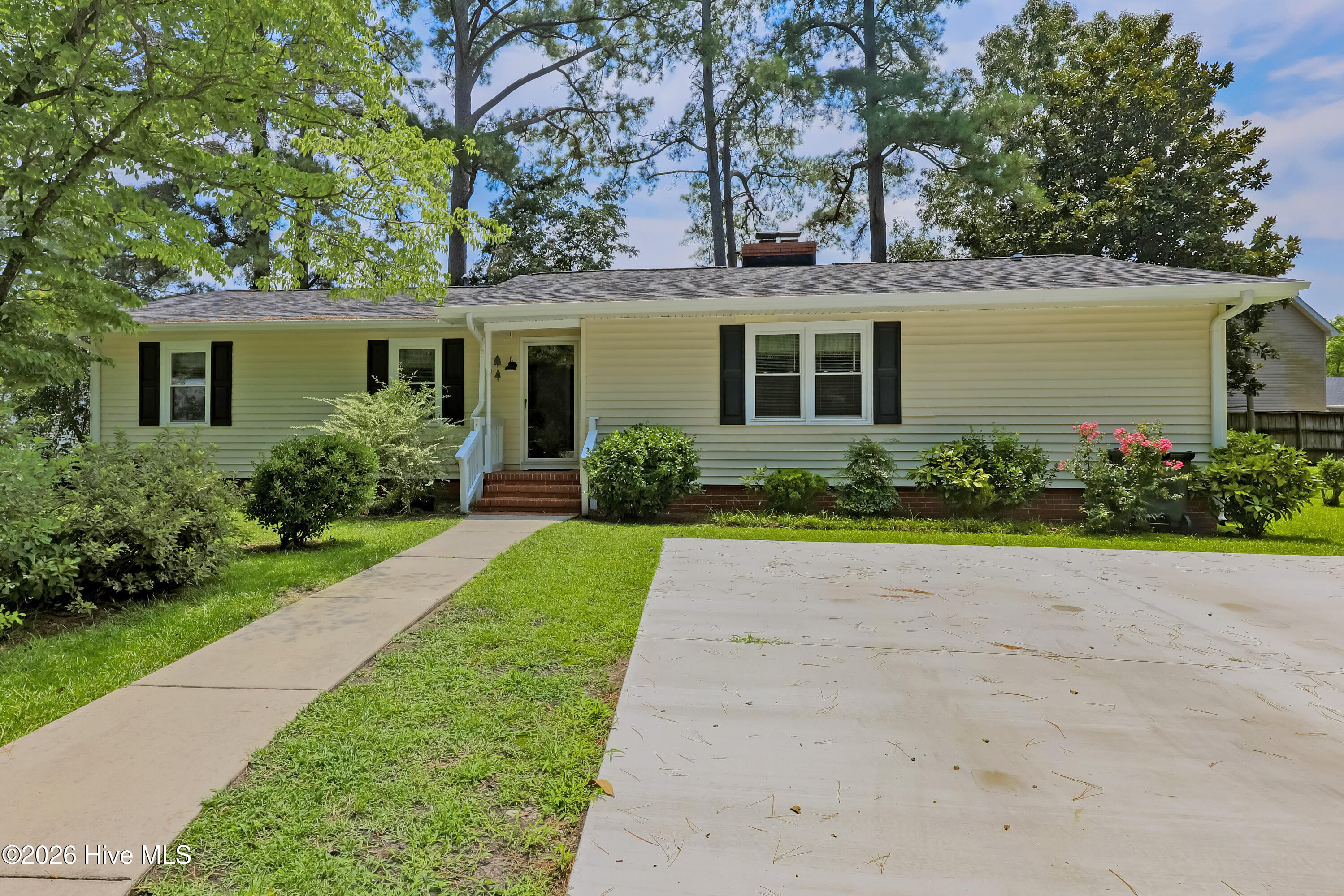 614 Forest Lane Property Photo 3