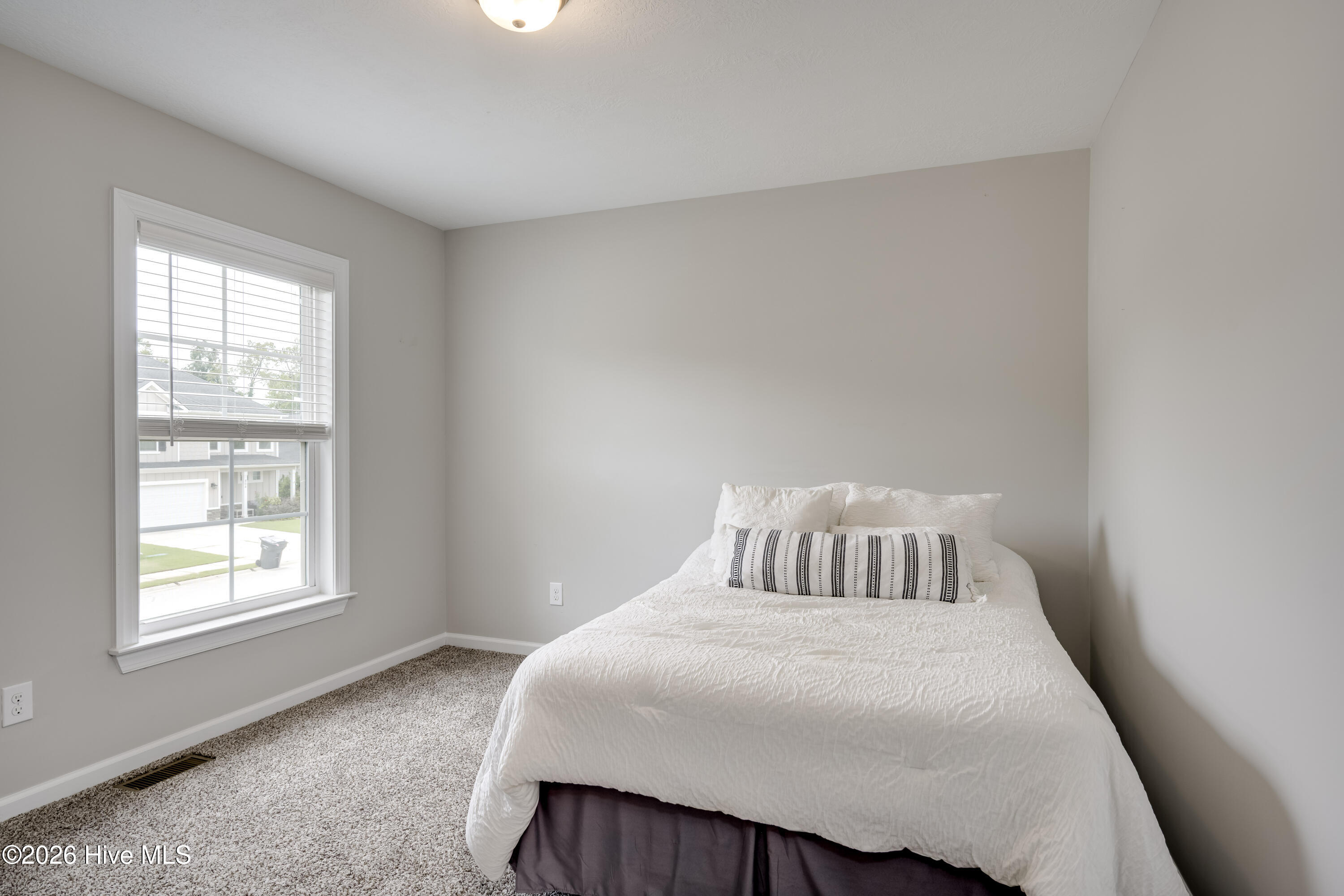 401 Longmeadow Drive Property Photo 28