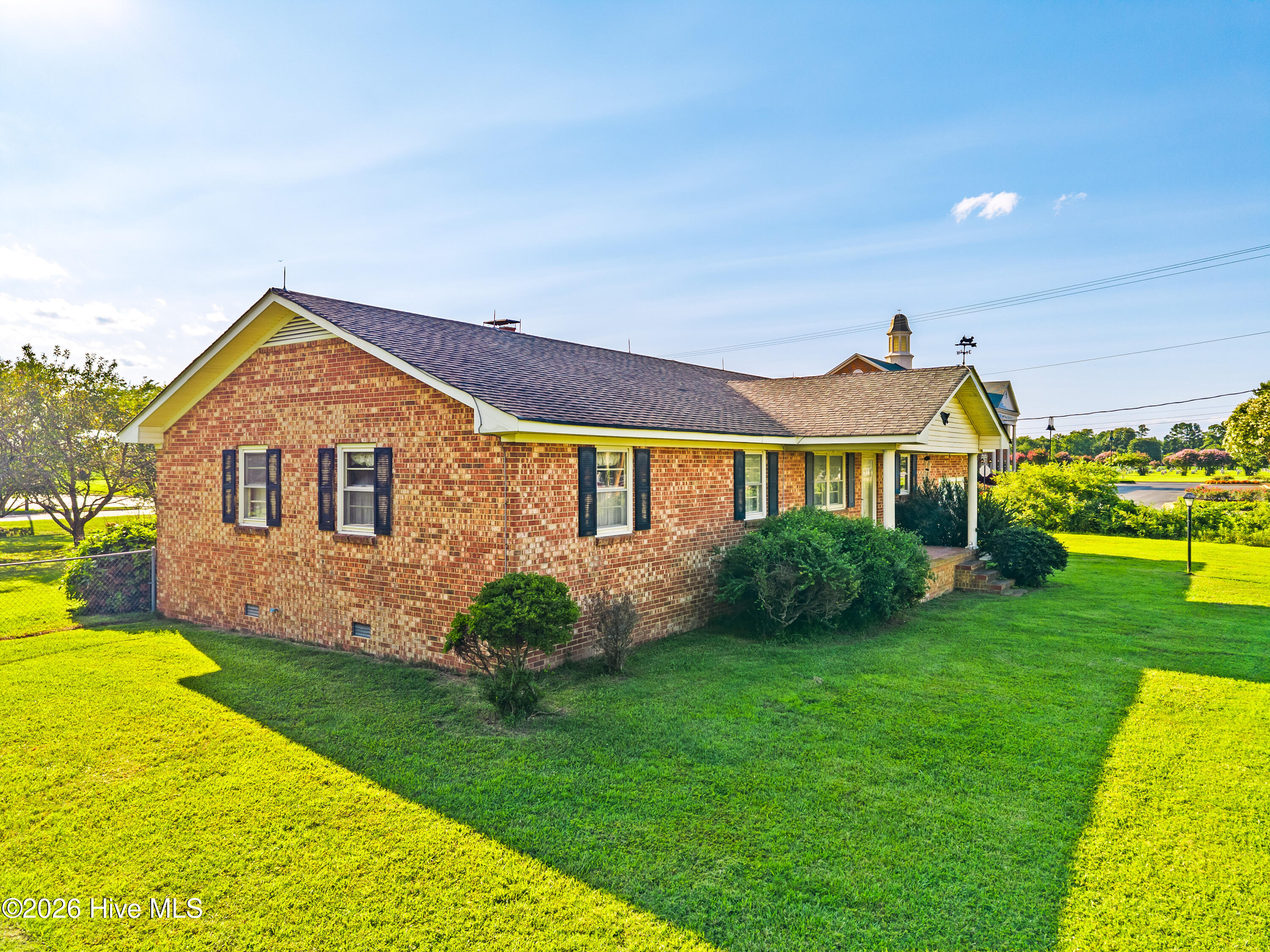262 Caratoke Highway Property Photo 2