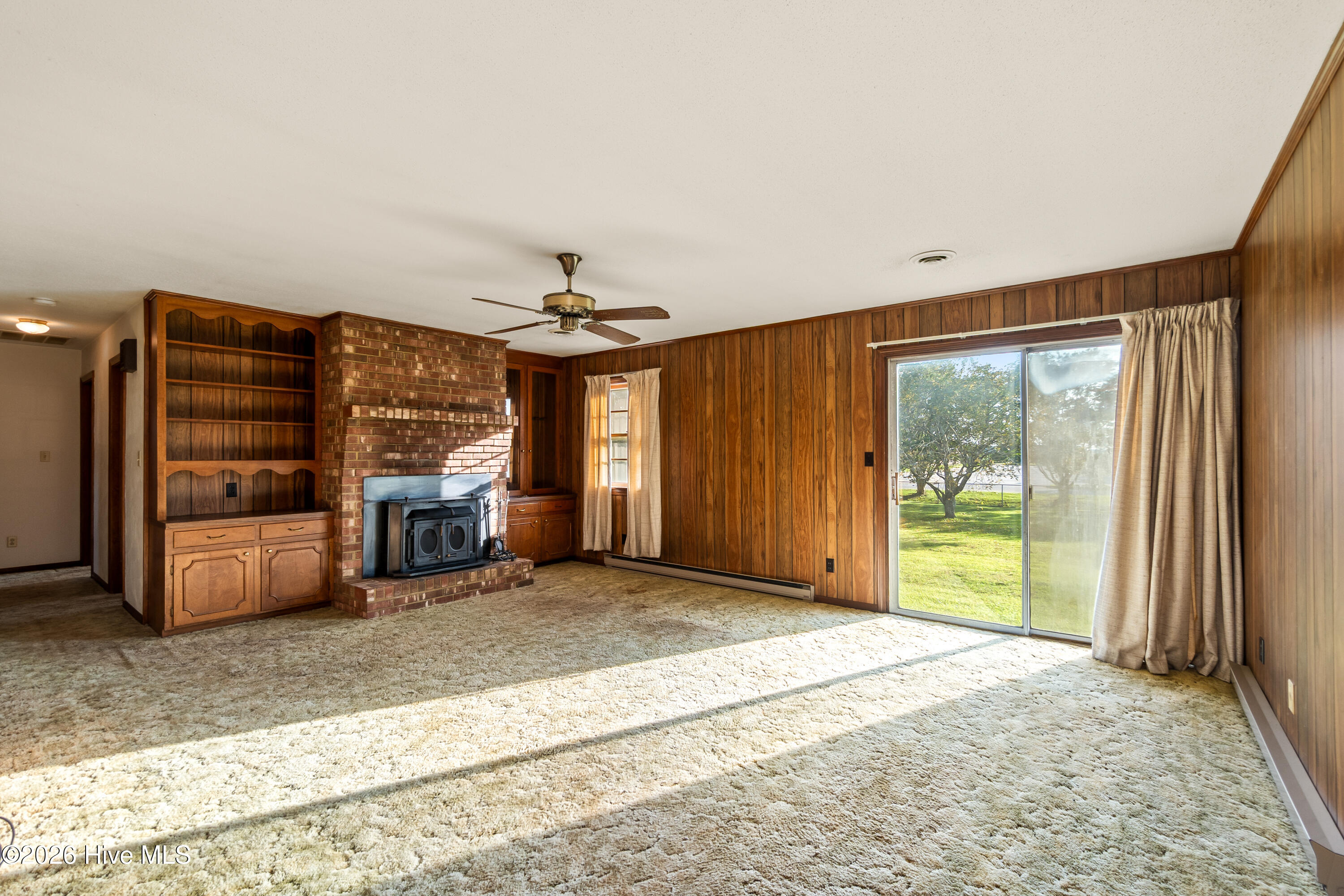 262 Caratoke Highway Property Photo 3