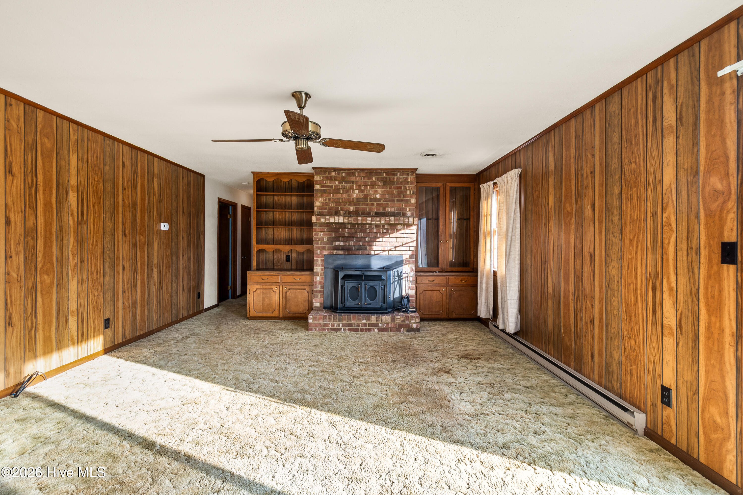262 Caratoke Highway Property Photo 4