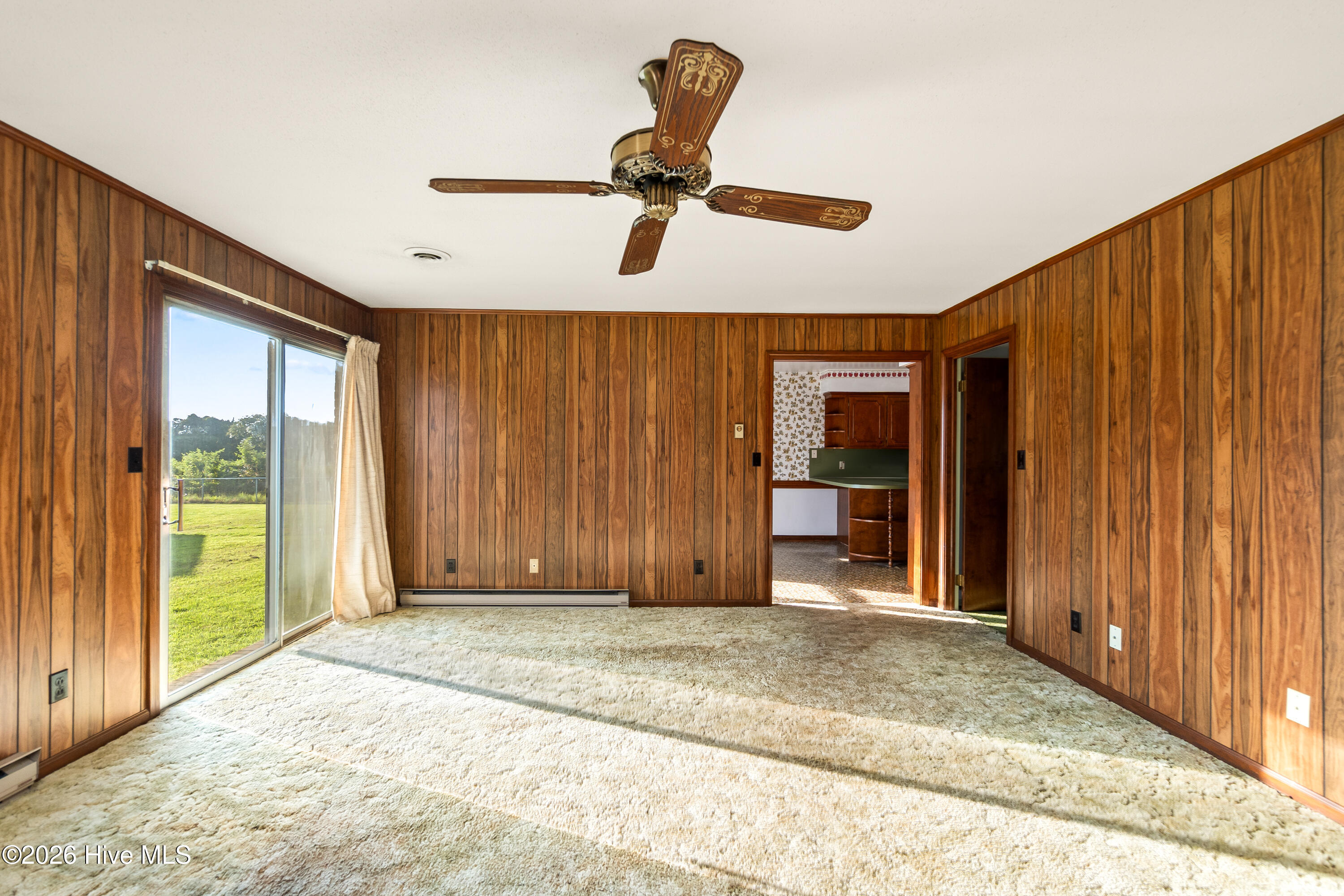 262 Caratoke Highway Property Photo 6