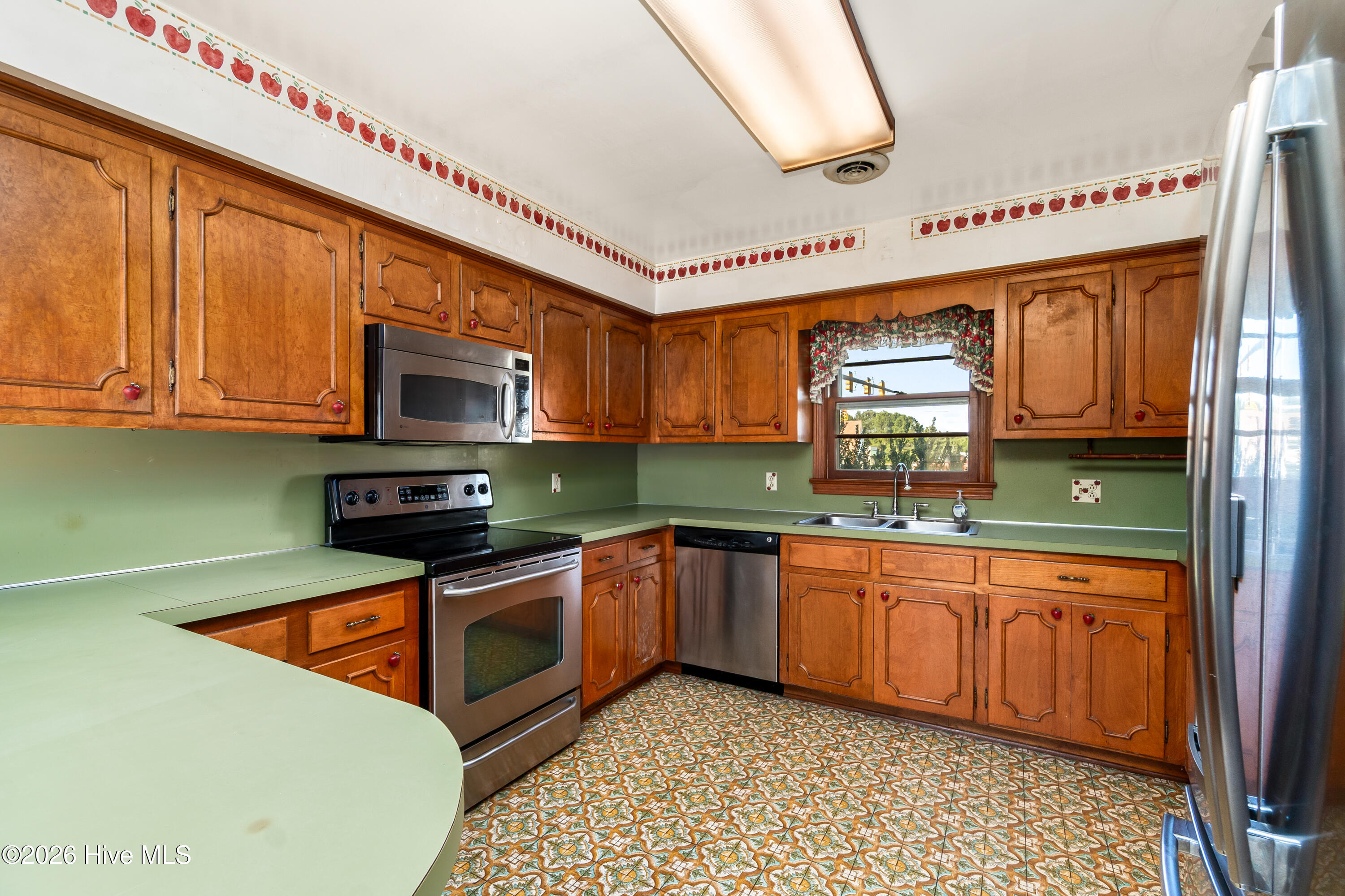 262 Caratoke Highway Property Photo 11