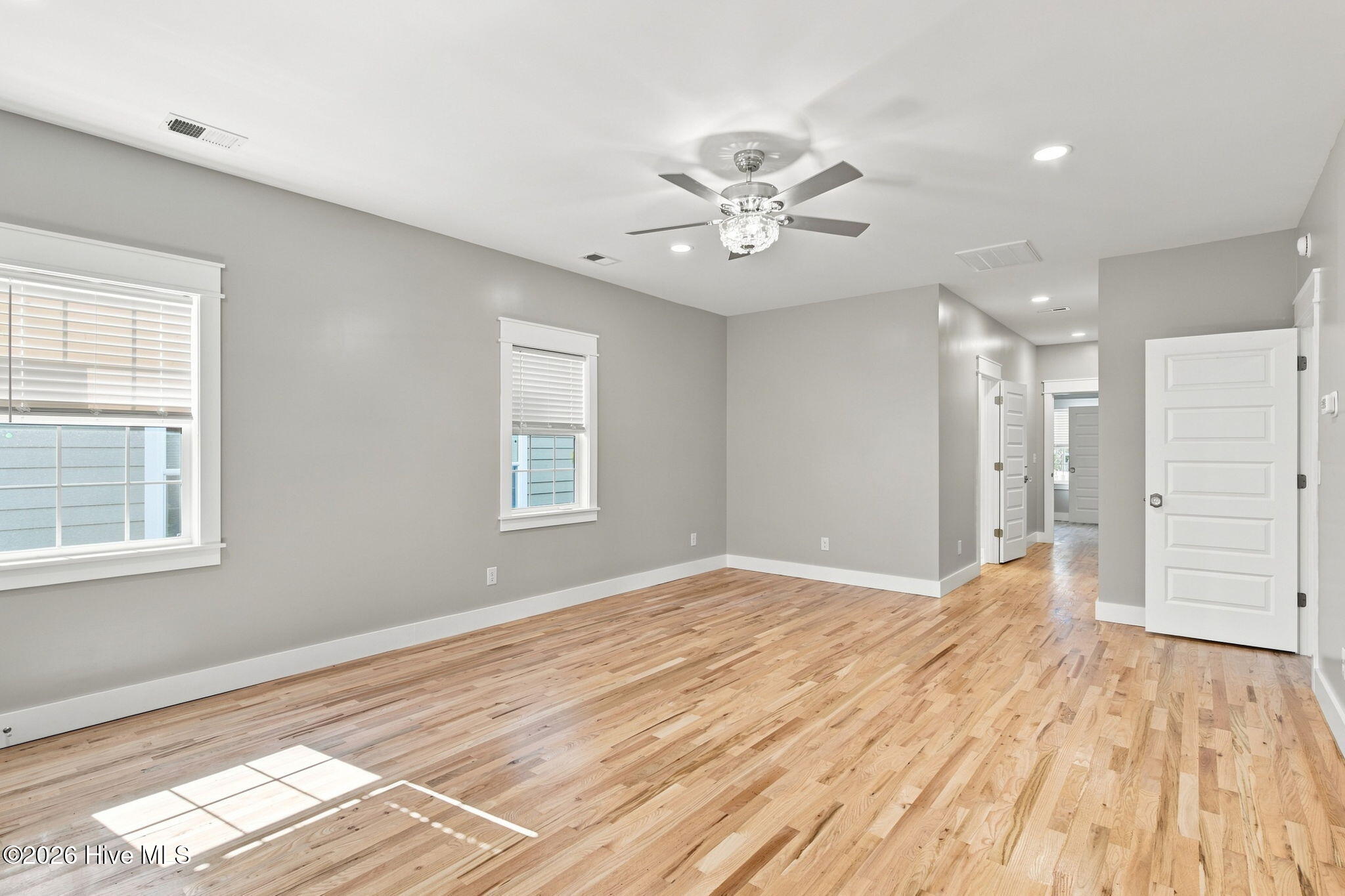 512 Queen Street Property Photo 3