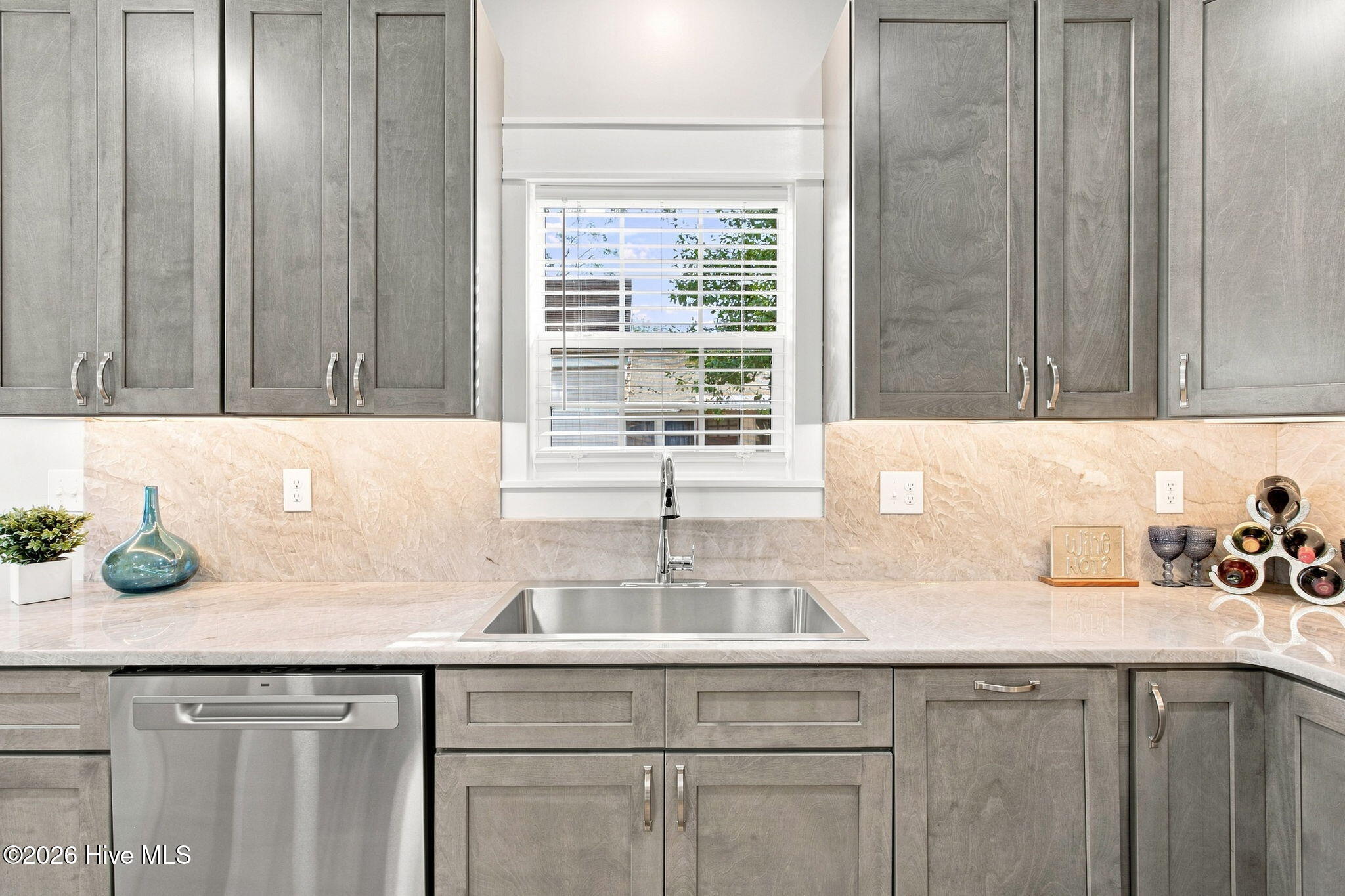 512 Queen Street Property Photo 21