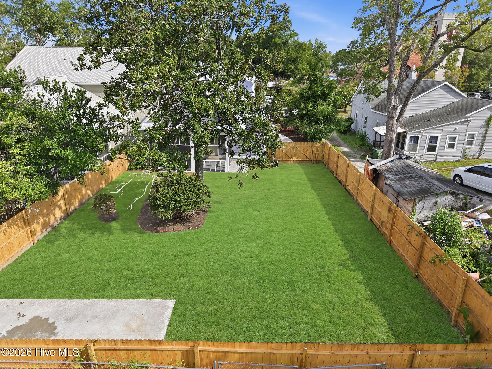512 Queen Street Property Photo 45