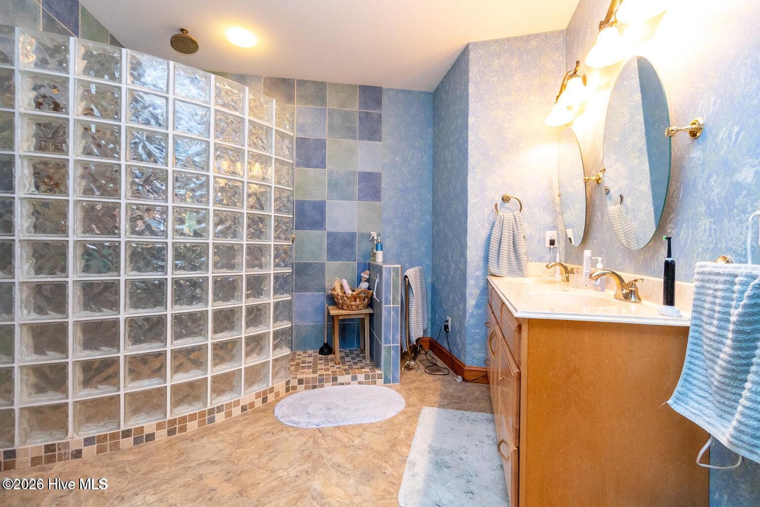 207 Megan Loop S Property Photo 42