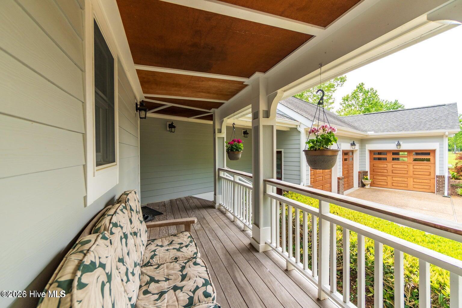 207 Megan Loop S Property Photo 68