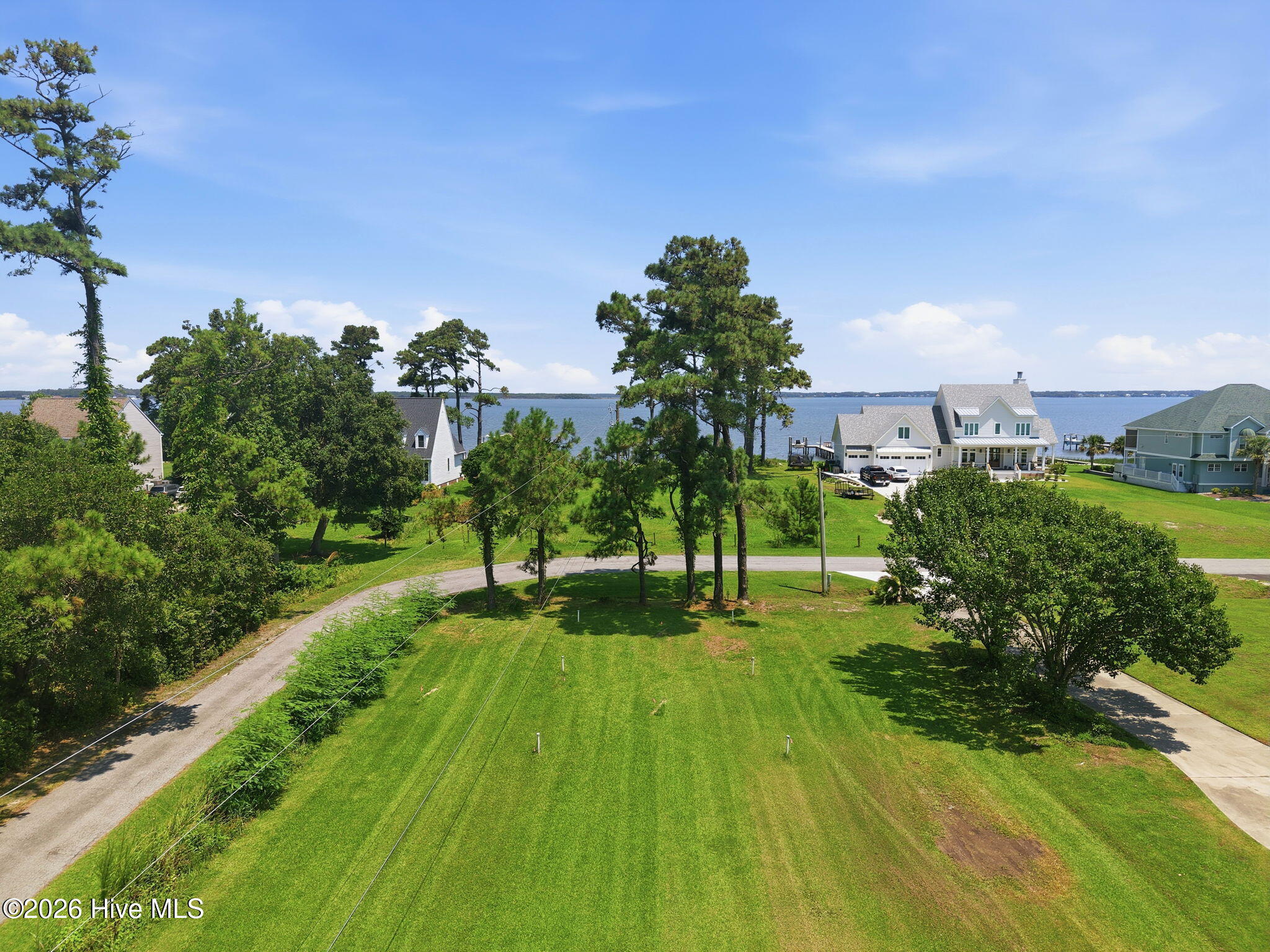 1513 956 Scotts Landing Property Photo 2