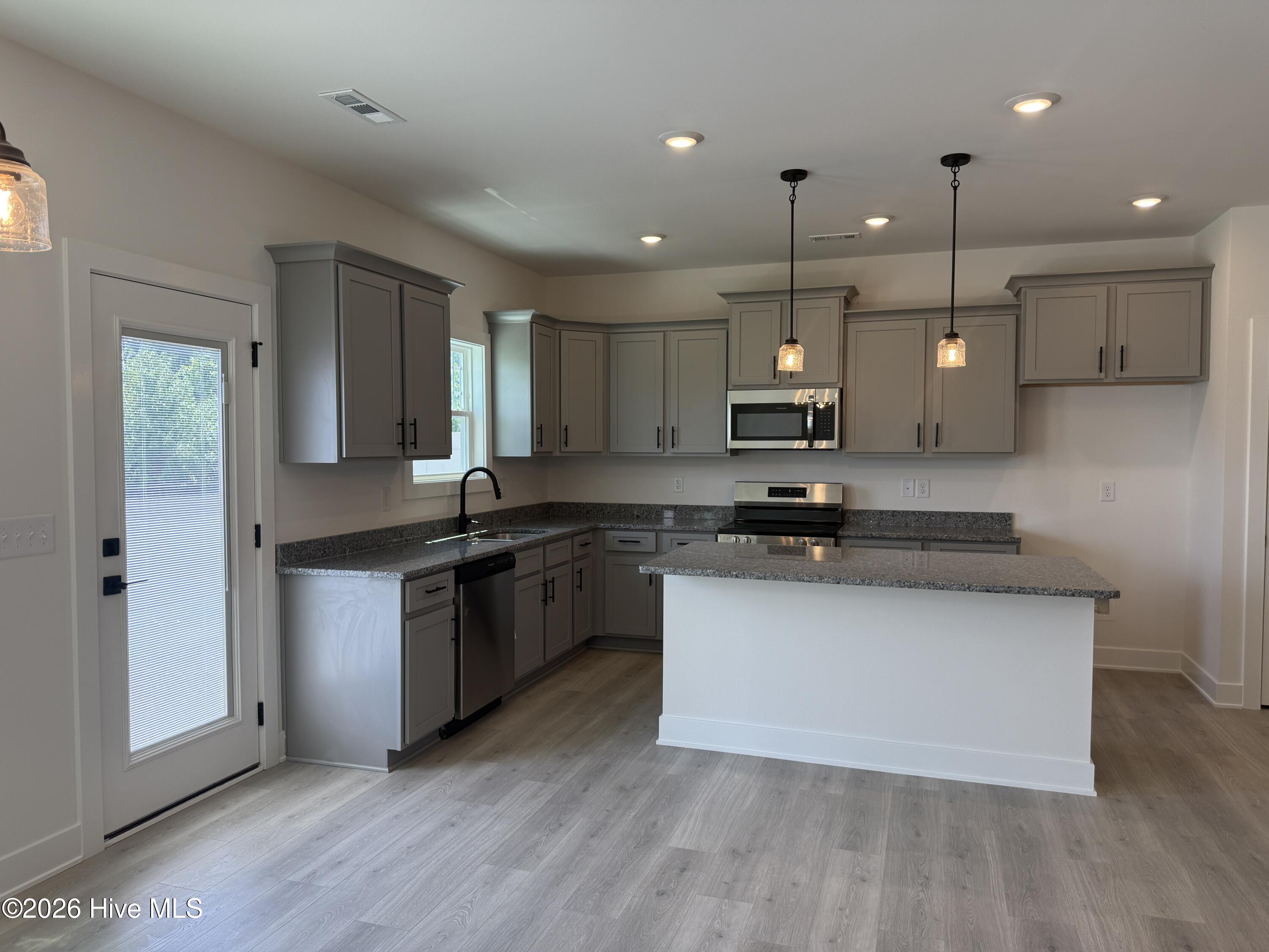 2013 Tharrington Way Property Photo 5