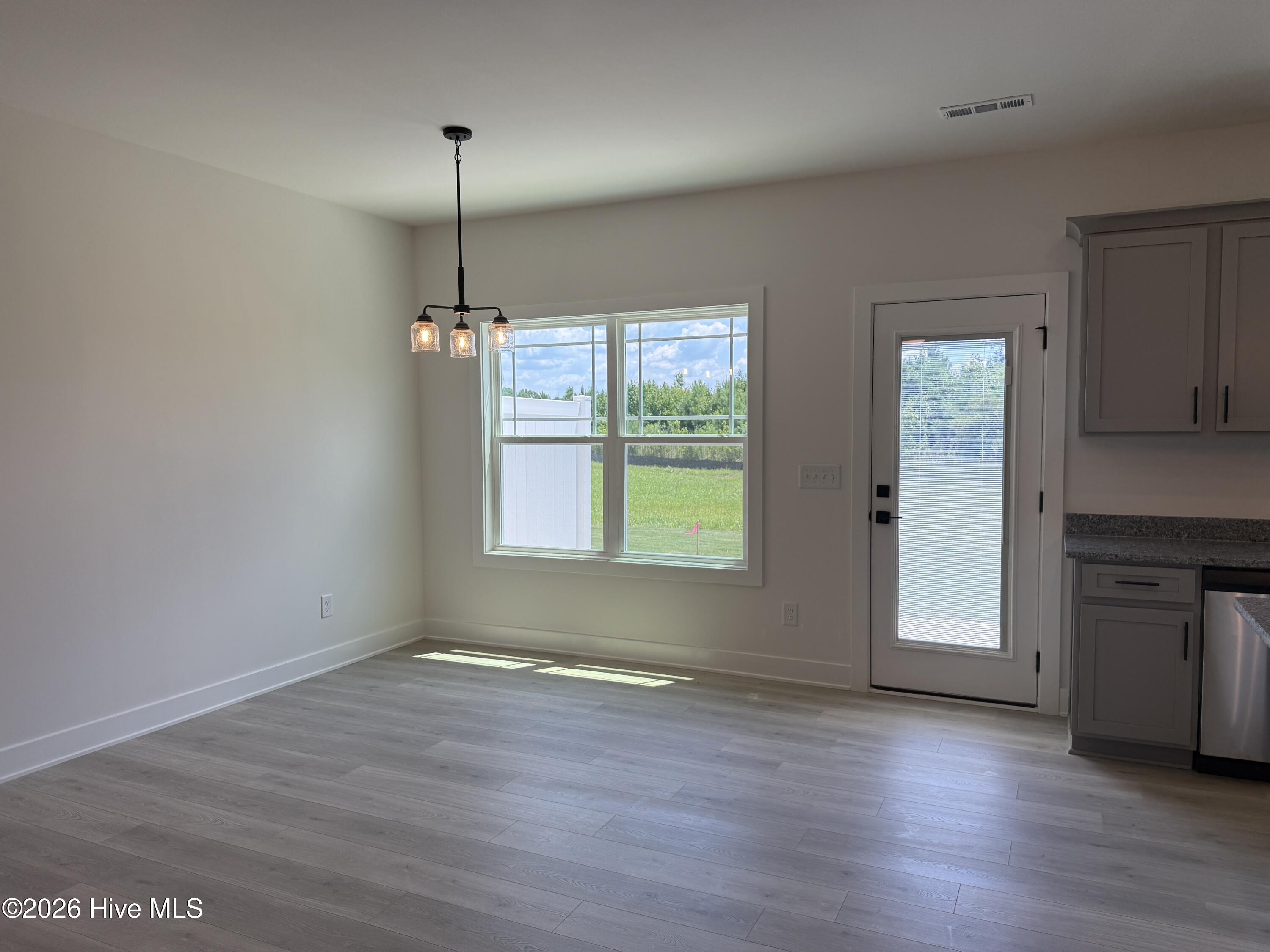 2013 Tharrington Way Property Photo 8