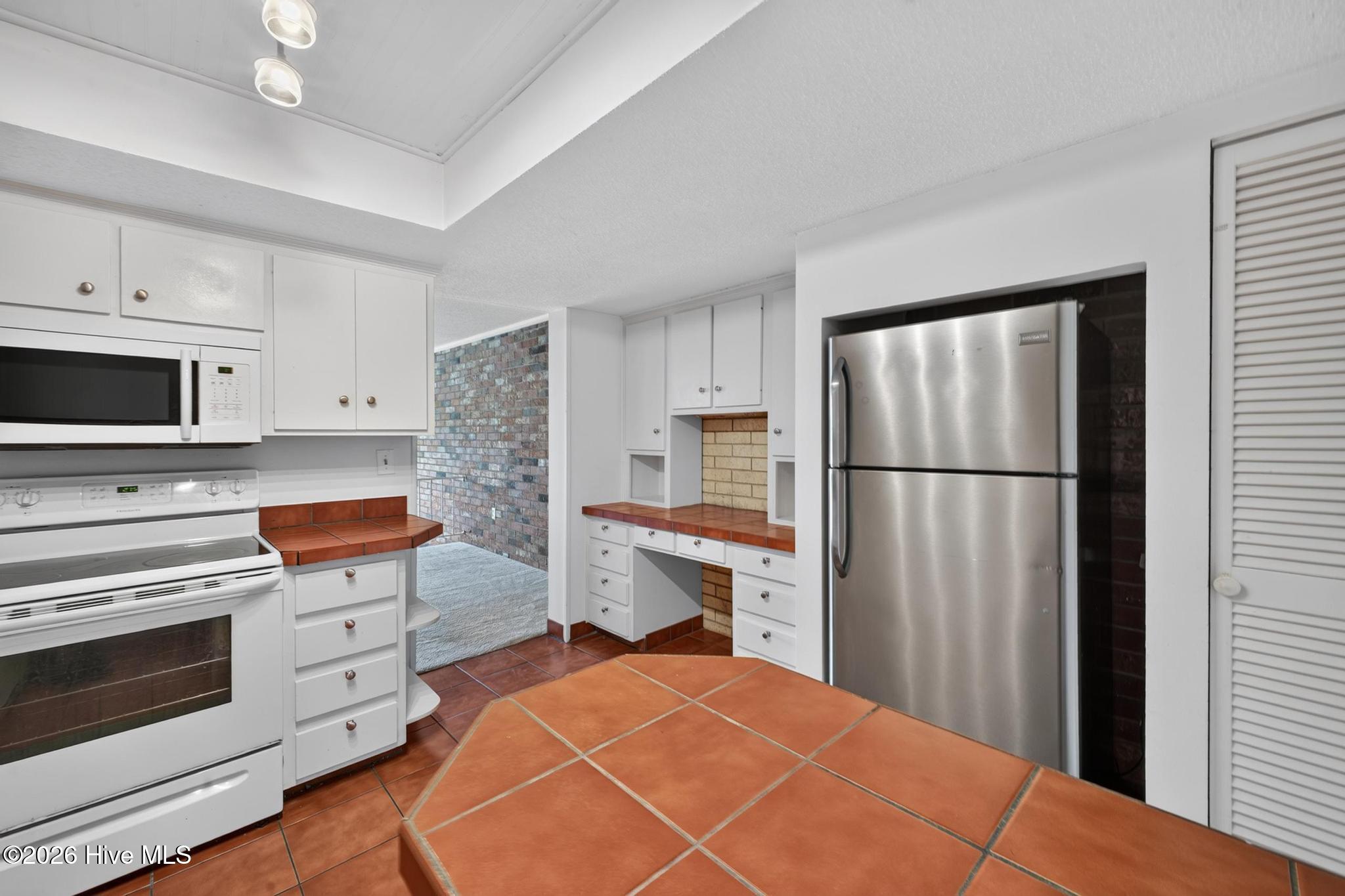 3538 Gleneagles Drive Property Photo 8