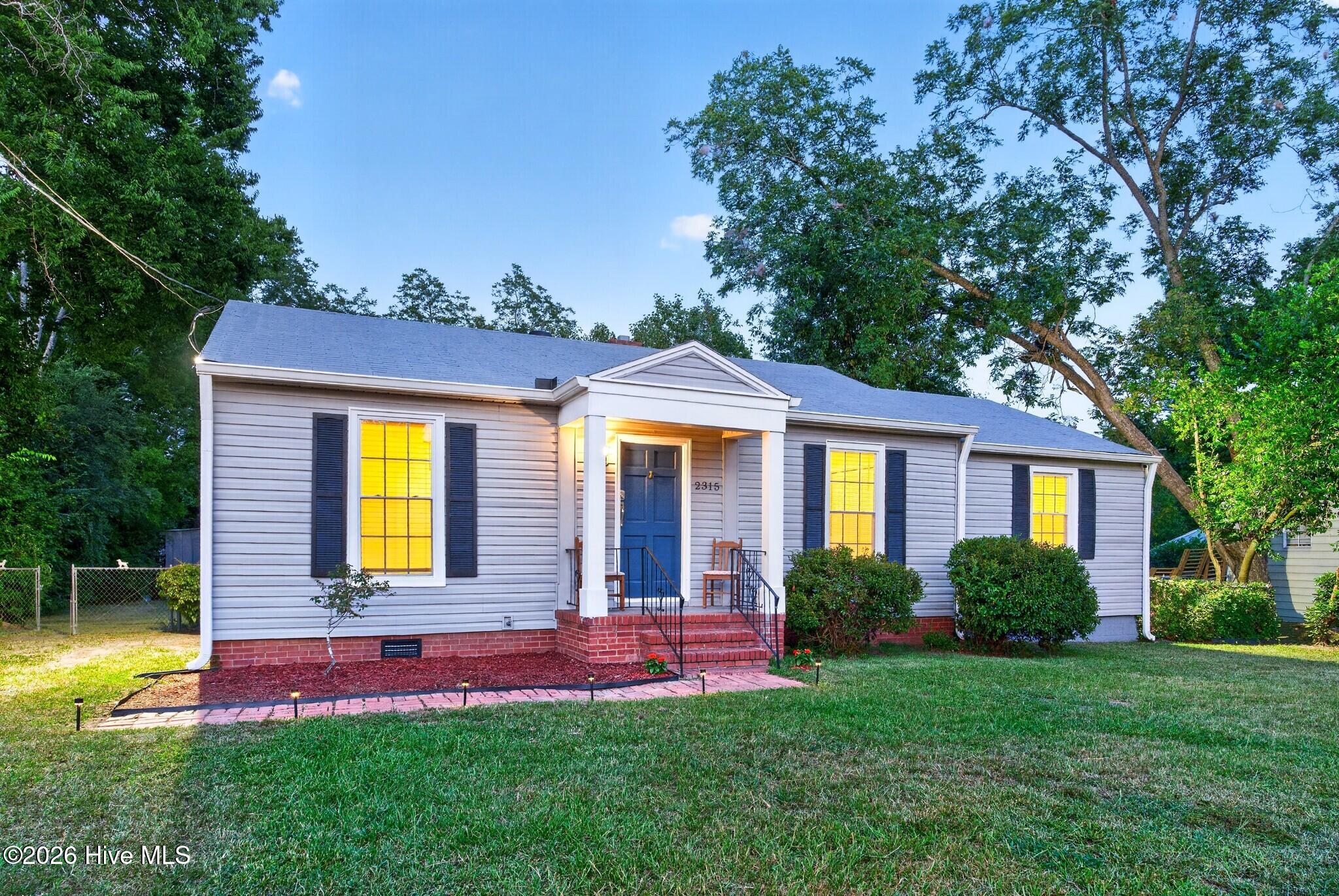 2315 Henry Circle Property Photo 4