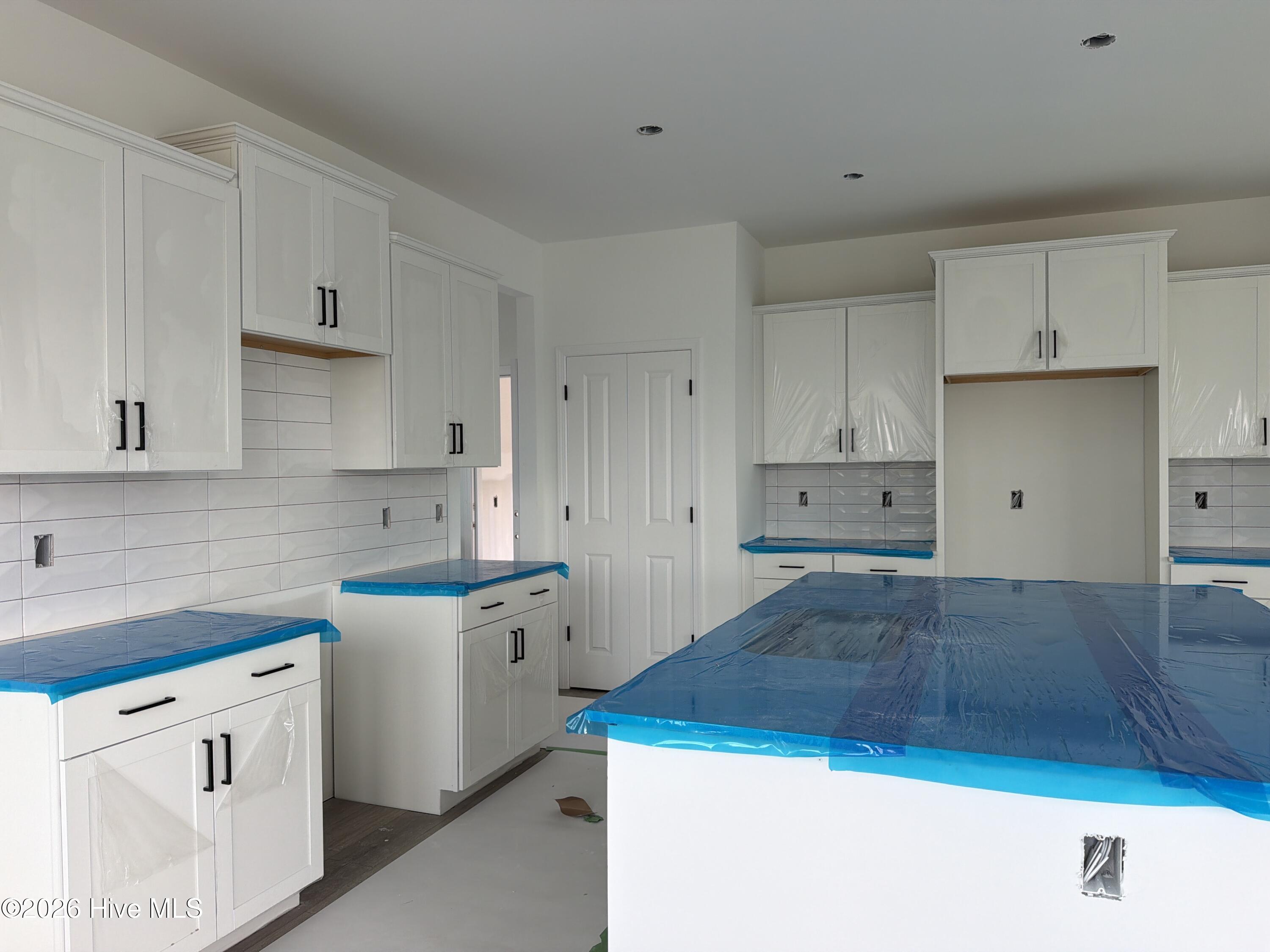 523 Midsummer Street Property Photo 4
