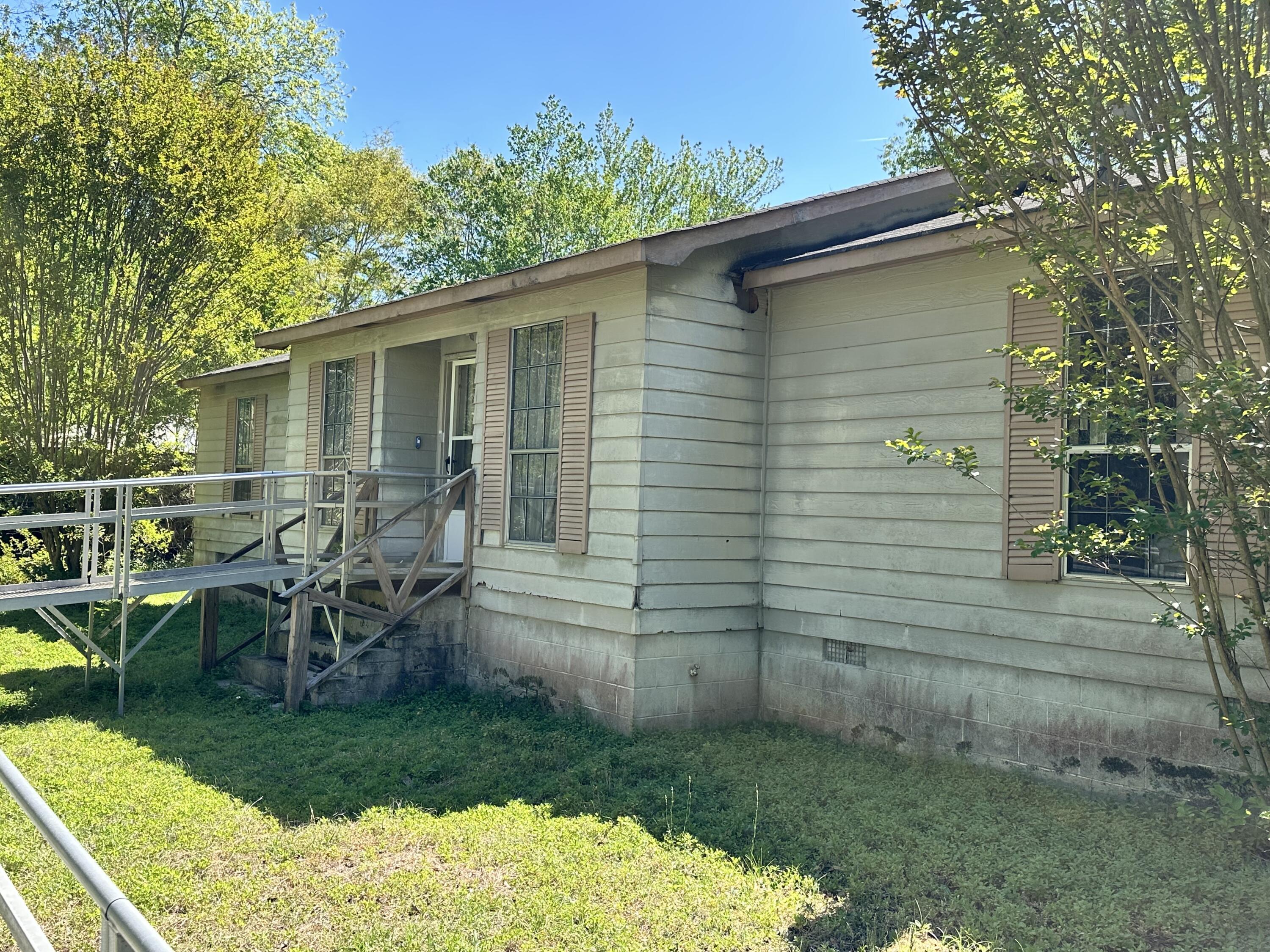330 Pipeline Road Property Photo 2
