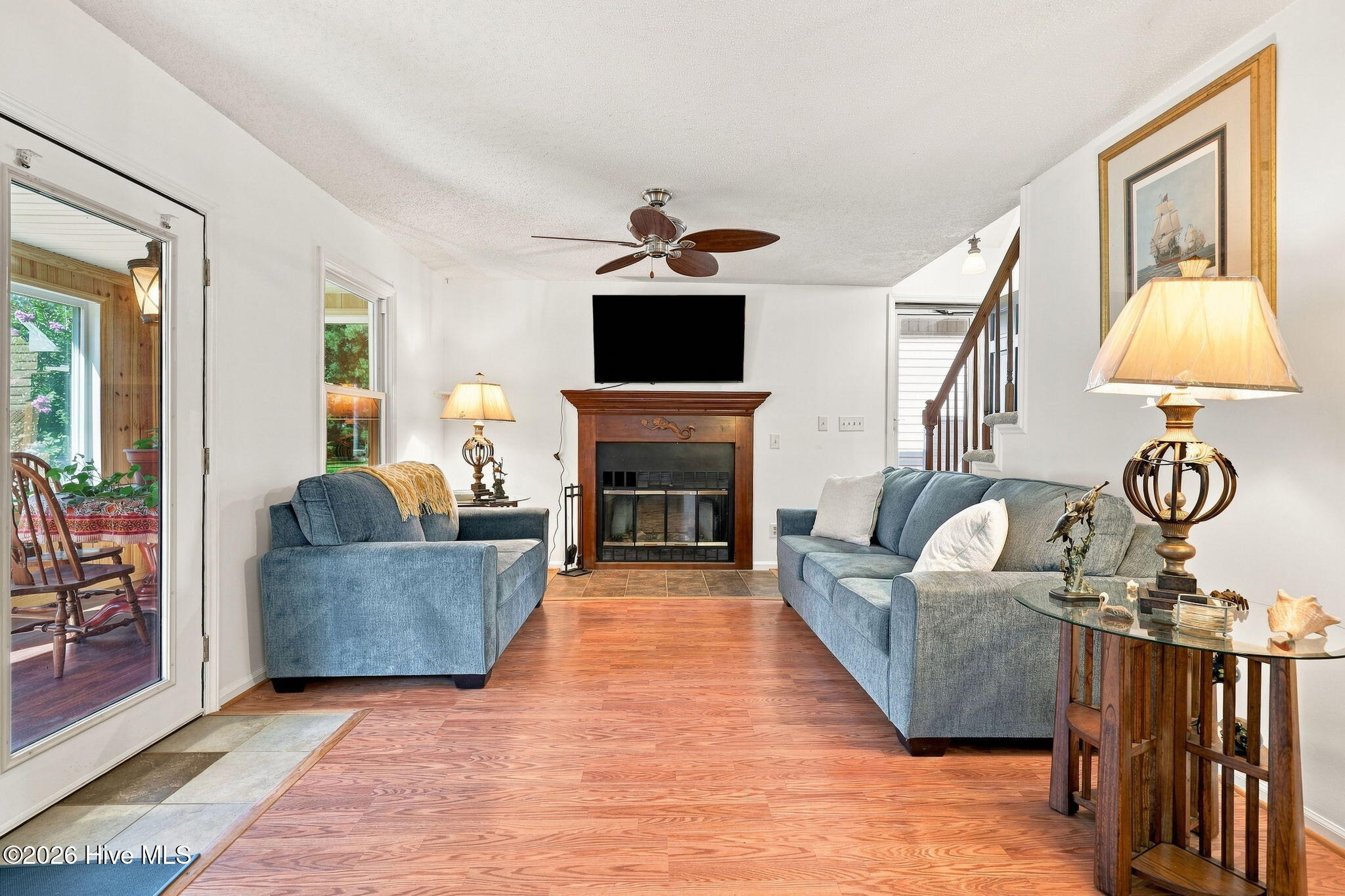 208 Dixon Circle Property Photo 6