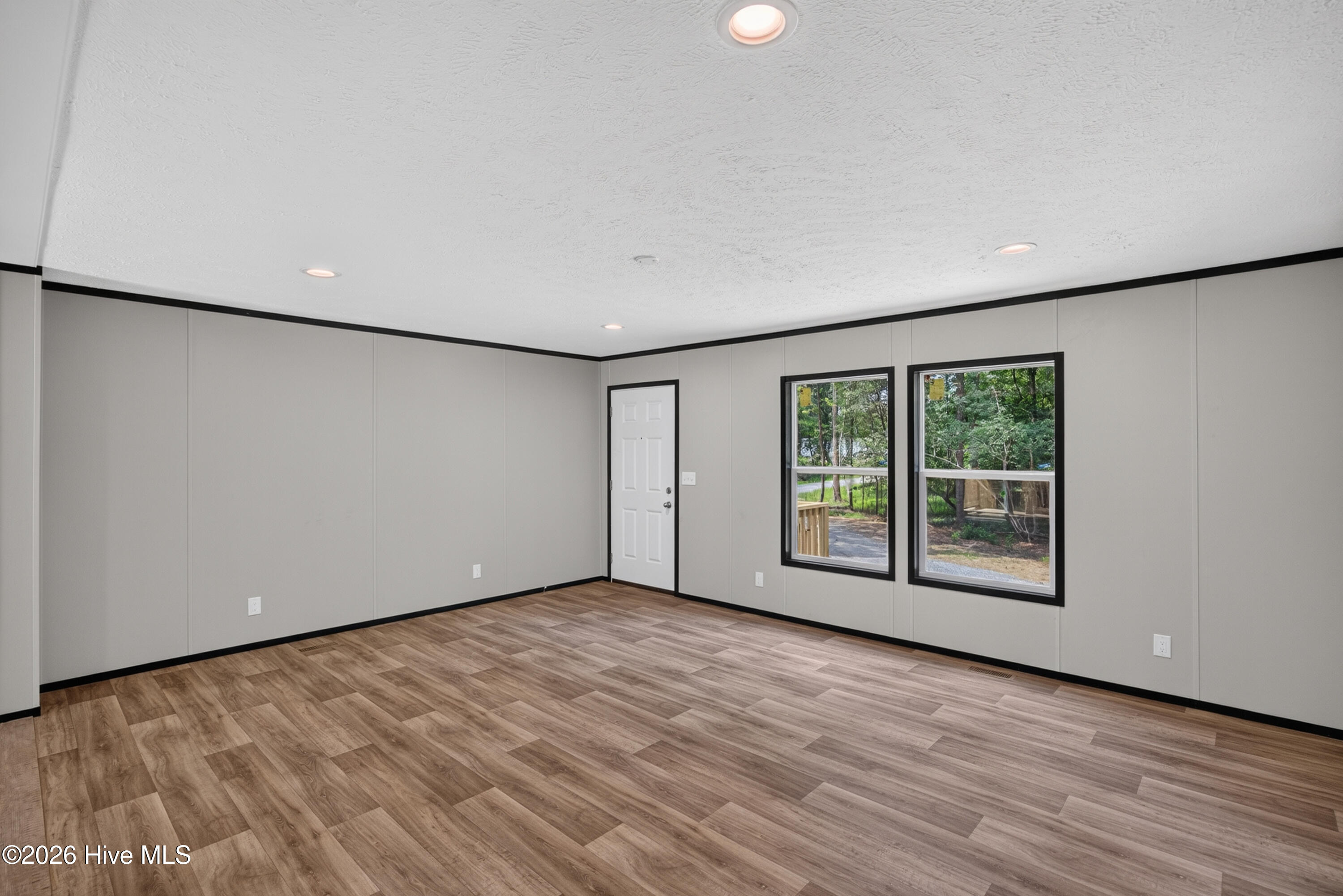 372 Mallard Roost Drive Property Photo 9