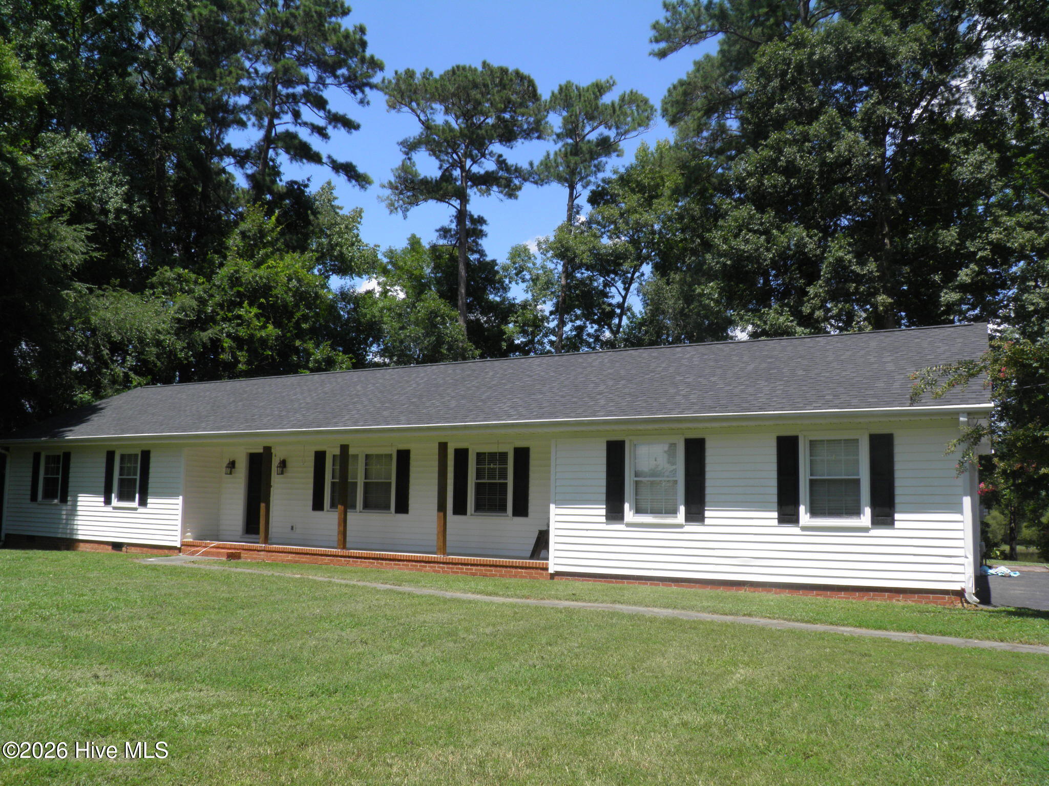 3916 Riviera Drive Property Photo 1