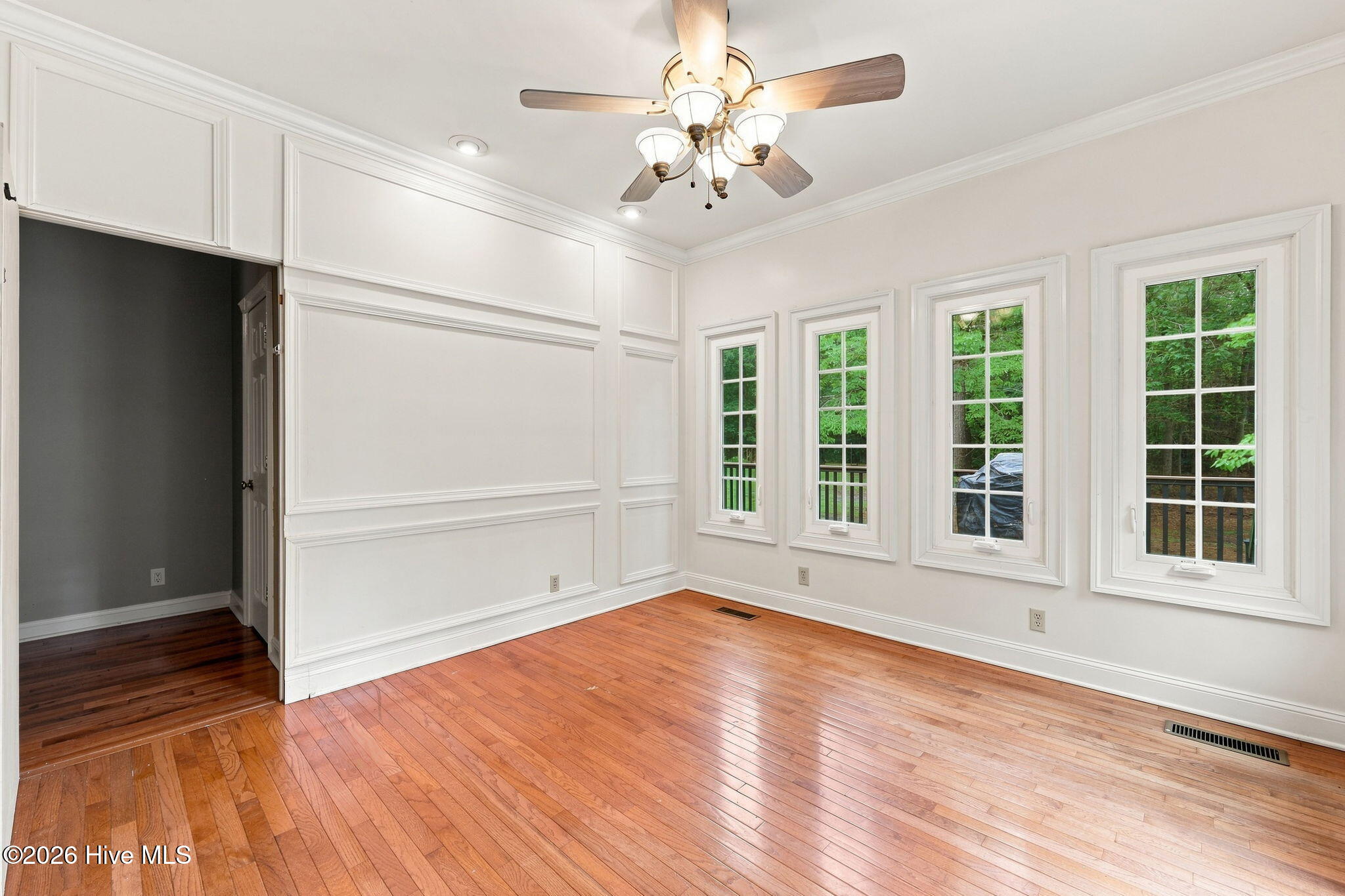 407 Rustic Court Property Photo 23