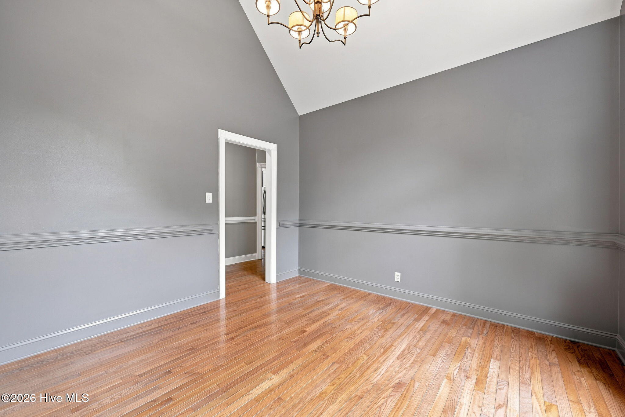 407 Rustic Court Property Photo 35