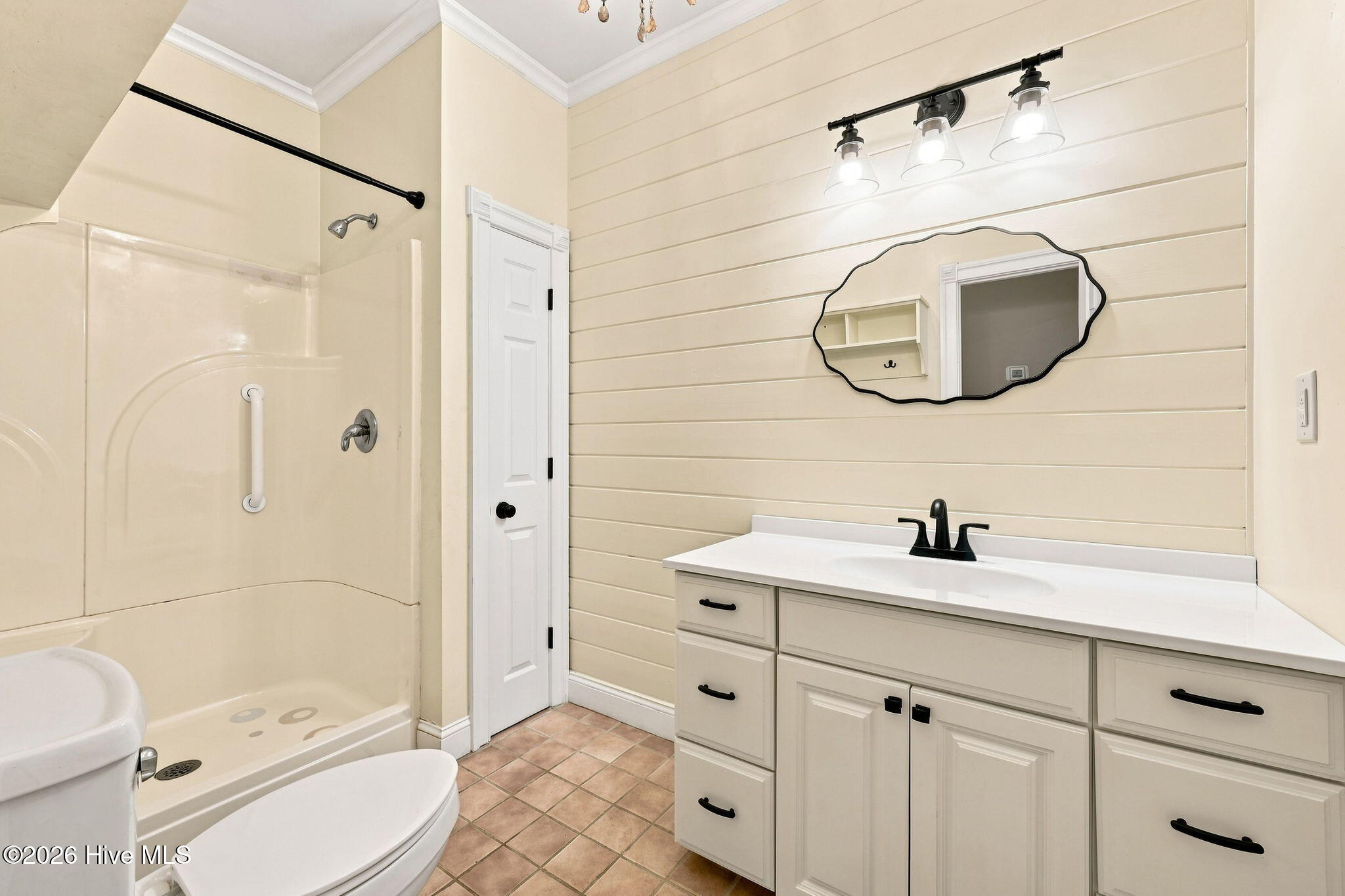 407 Rustic Court Property Photo 36