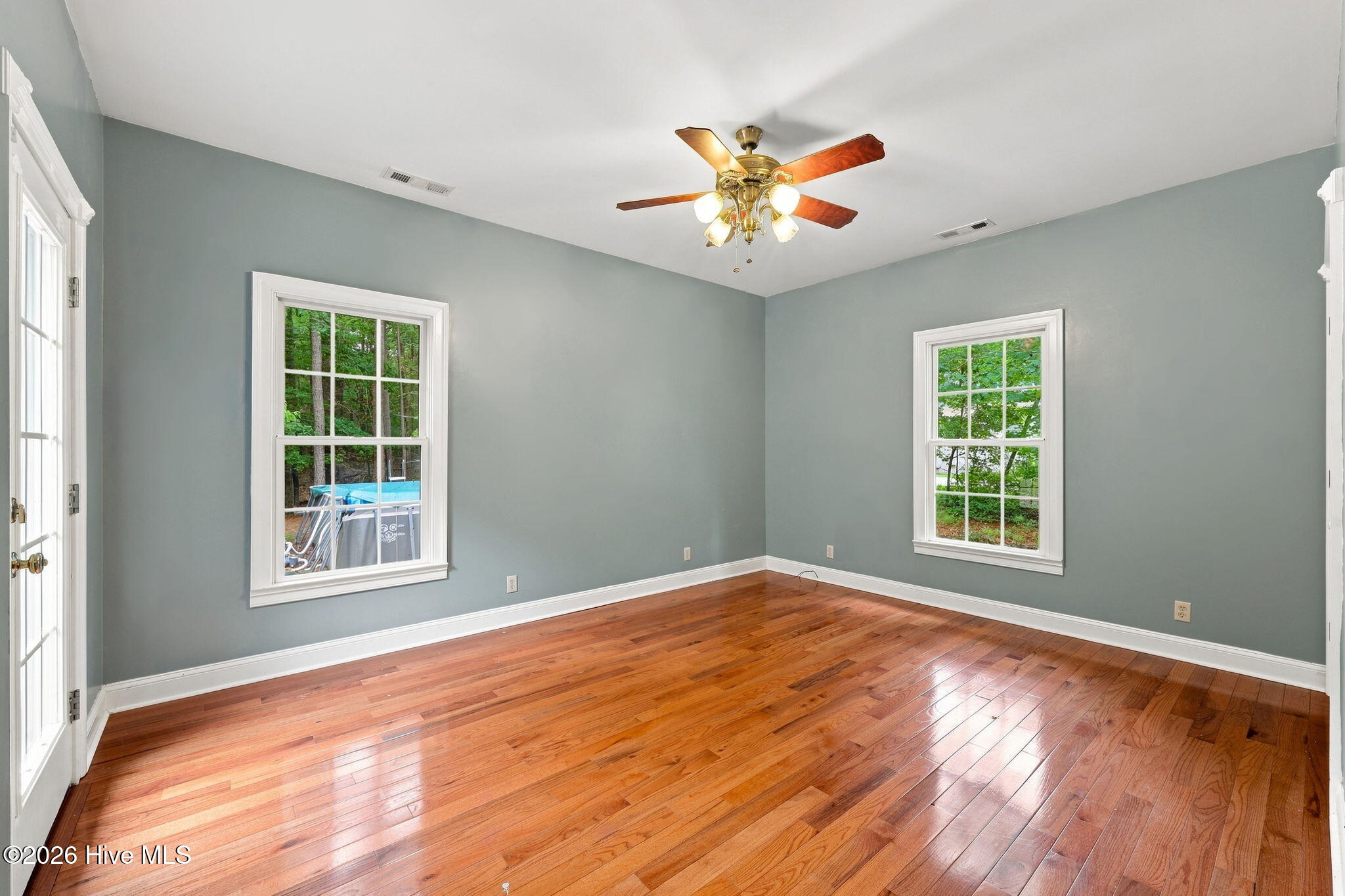 407 Rustic Court Property Photo 38